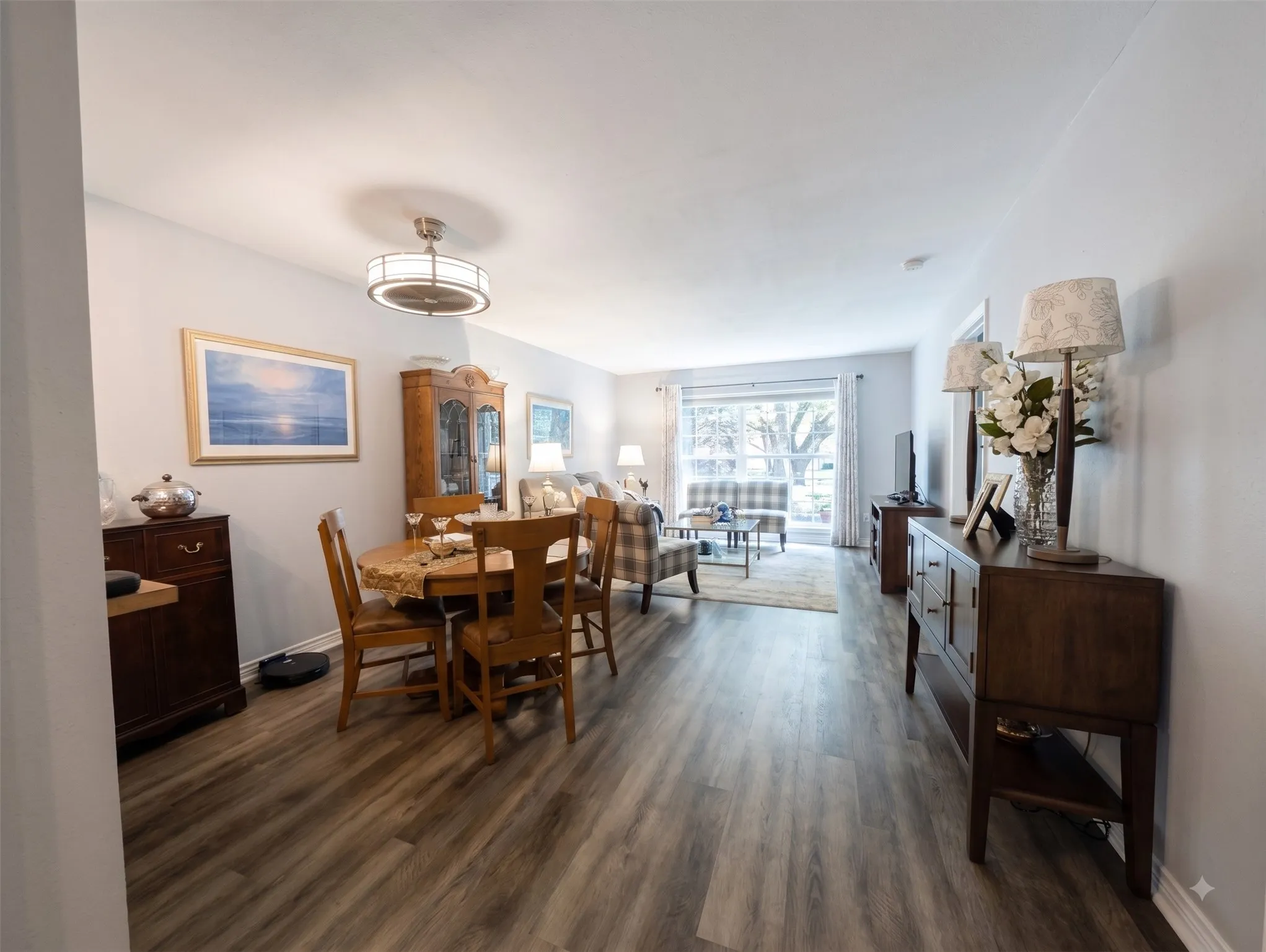 Condominium For Sale in Dallas County , 5234 Fleetwood Oaks Avenue 119, Dallas, Texas 75235, 1 Bedroom, 1 Bathroom, Garage spaces, 698 Sqft, built in 1963, mls#21356501, Real Estate Agent in Dallas, Homes For Sale in Dallas county, Homes For Sale in Dallas, Realtor in Dallas Texas, Real Estate Brokerage Independent Realty Texas, Luminita Cordes Realtor