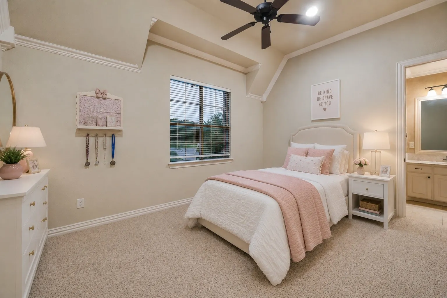 Single Family Residence For Sale in Denton County , 685 Knob Hill Court, Argyle, Texas 76226, 7 Bedroom, 10 Bathroom, 4 Garage spaces, 8,883 Sqft, built in 2005, Price $2,500,000, mls#21353983, Real Estate Agent in Argyle, Homes For Sale in Denton county, Homes For Sale in Argyle, Realtor in Argyle Texas, Real Estate Brokerage Independent Realty Texas, Luminita Cordes Realtor
