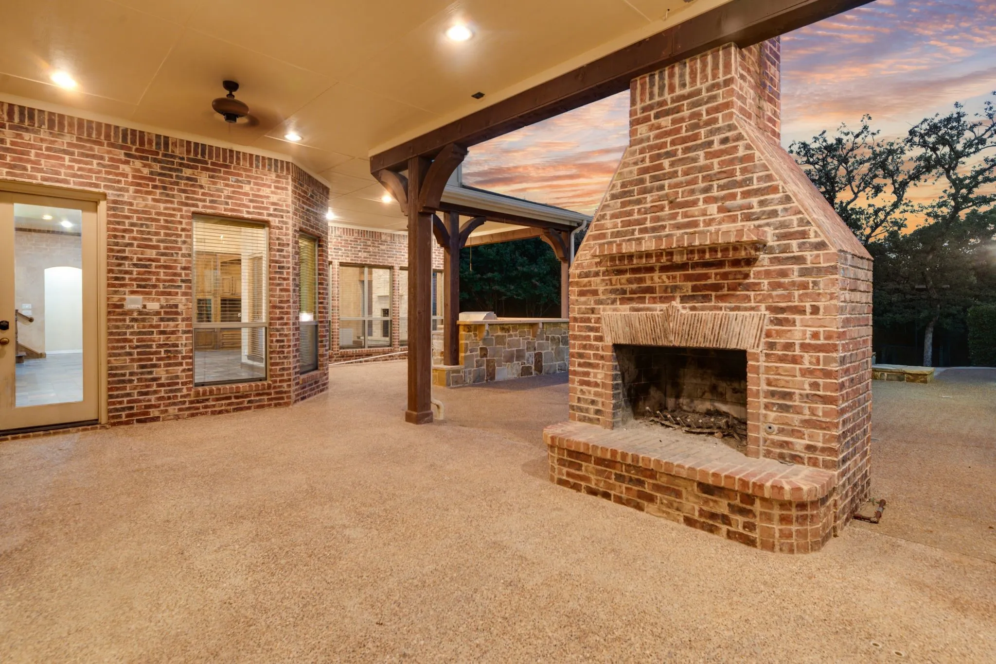 Single Family Residence For Sale in Denton County , 685 Knob Hill Court, Argyle, Texas 76226, 7 Bedroom, 10 Bathroom, 4 Garage spaces, 8,883 Sqft, built in 2005, Price $2,500,000, mls#21353983, Real Estate Agent in Argyle, Homes For Sale in Denton county, Homes For Sale in Argyle, Realtor in Argyle Texas, Real Estate Brokerage Independent Realty Texas, Luminita Cordes Realtor