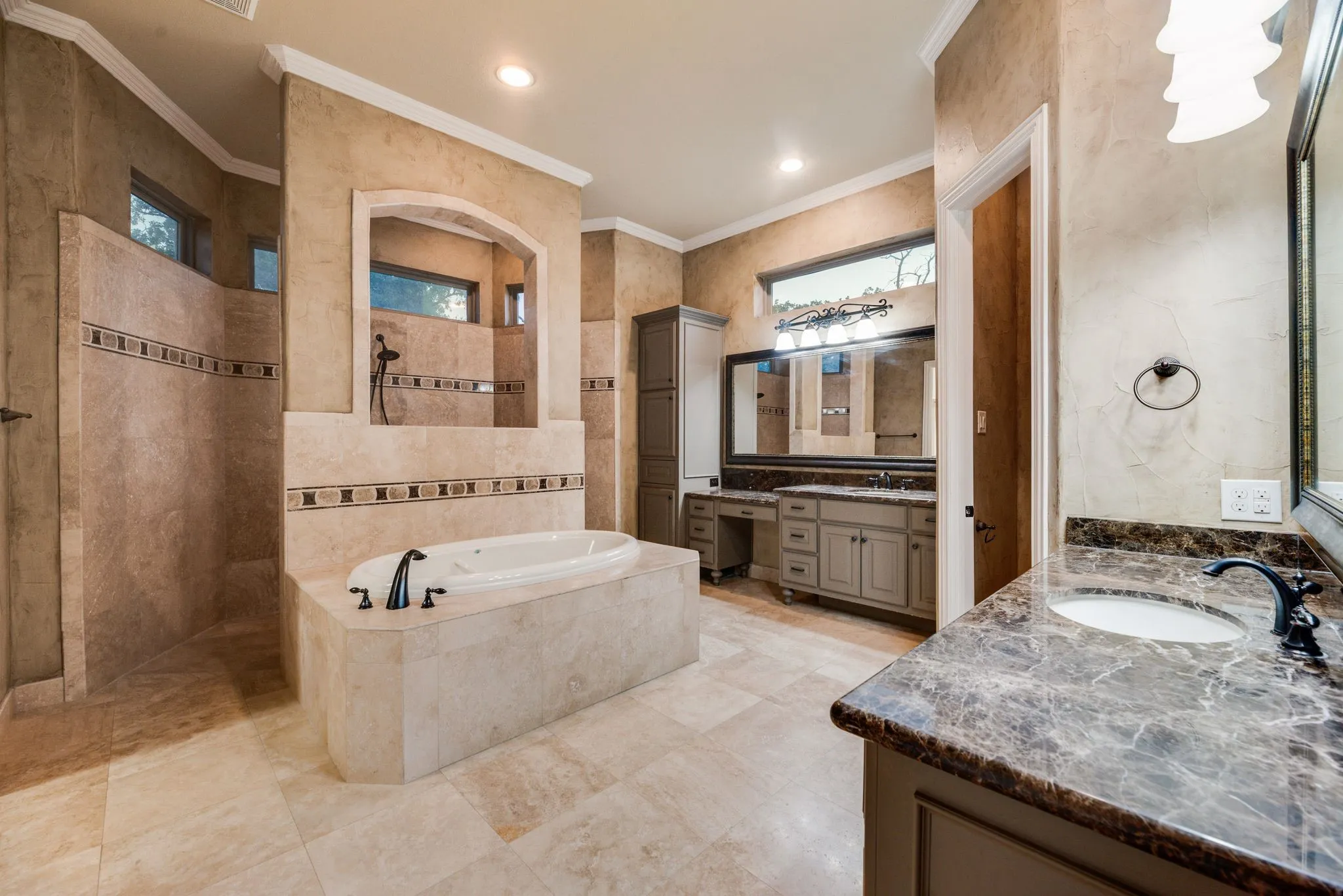 Single Family Residence For Sale in Denton County , 685 Knob Hill Court, Argyle, Texas 76226, 7 Bedroom, 10 Bathroom, 4 Garage spaces, 8,883 Sqft, built in 2005, Price $2,500,000, mls#21353983, Real Estate Agent in Argyle, Homes For Sale in Denton county, Homes For Sale in Argyle, Realtor in Argyle Texas, Real Estate Brokerage Independent Realty Texas, Luminita Cordes Realtor