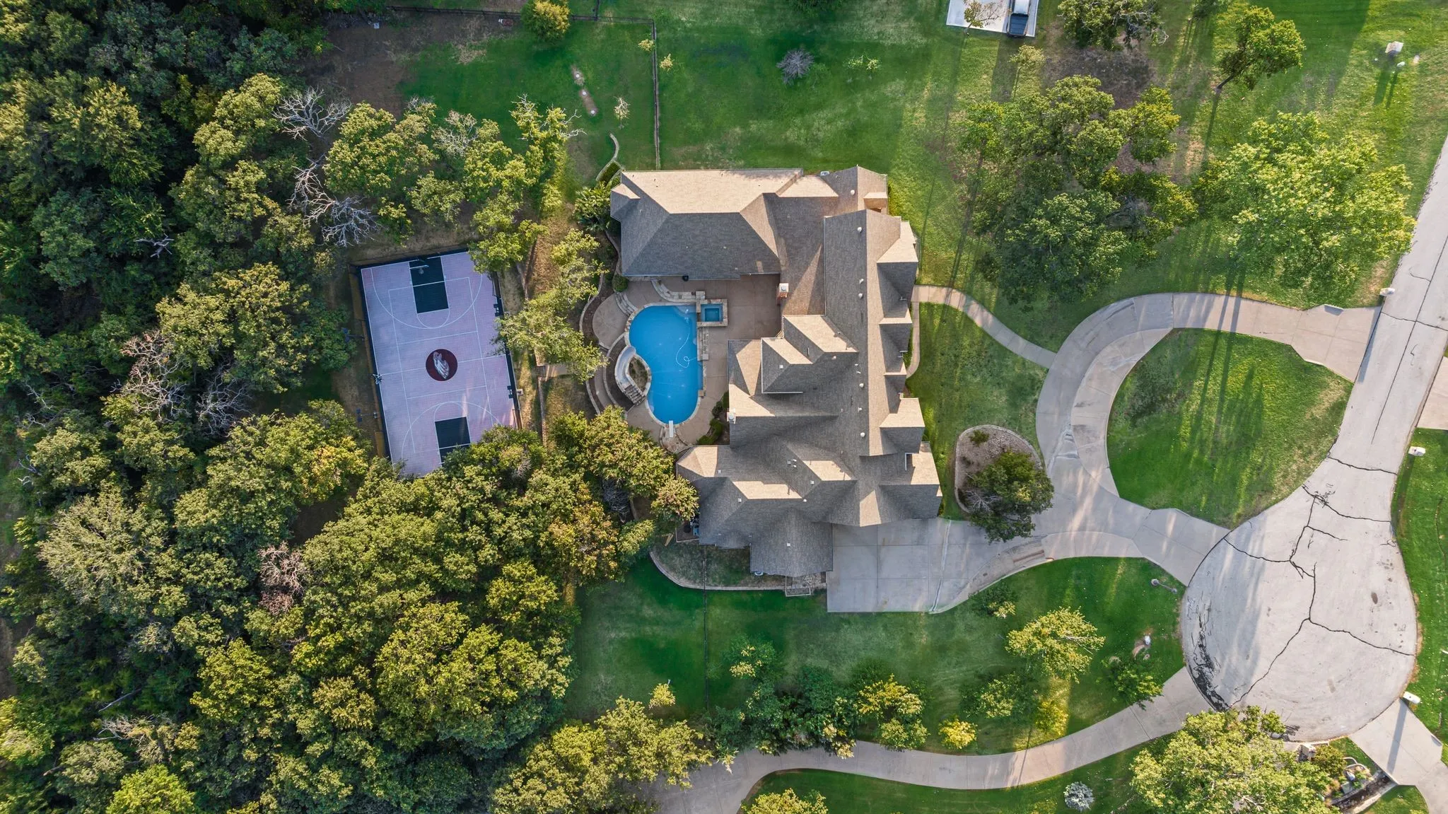 Single Family Residence For Sale in Denton County , 685 Knob Hill Court, Argyle, Texas 76226, 7 Bedroom, 10 Bathroom, 4 Garage spaces, 8,883 Sqft, built in 2005, Price $2,500,000, mls#21353983, Real Estate Agent in Argyle, Homes For Sale in Denton county, Homes For Sale in Argyle, Realtor in Argyle Texas, Real Estate Brokerage Independent Realty Texas, Luminita Cordes Realtor