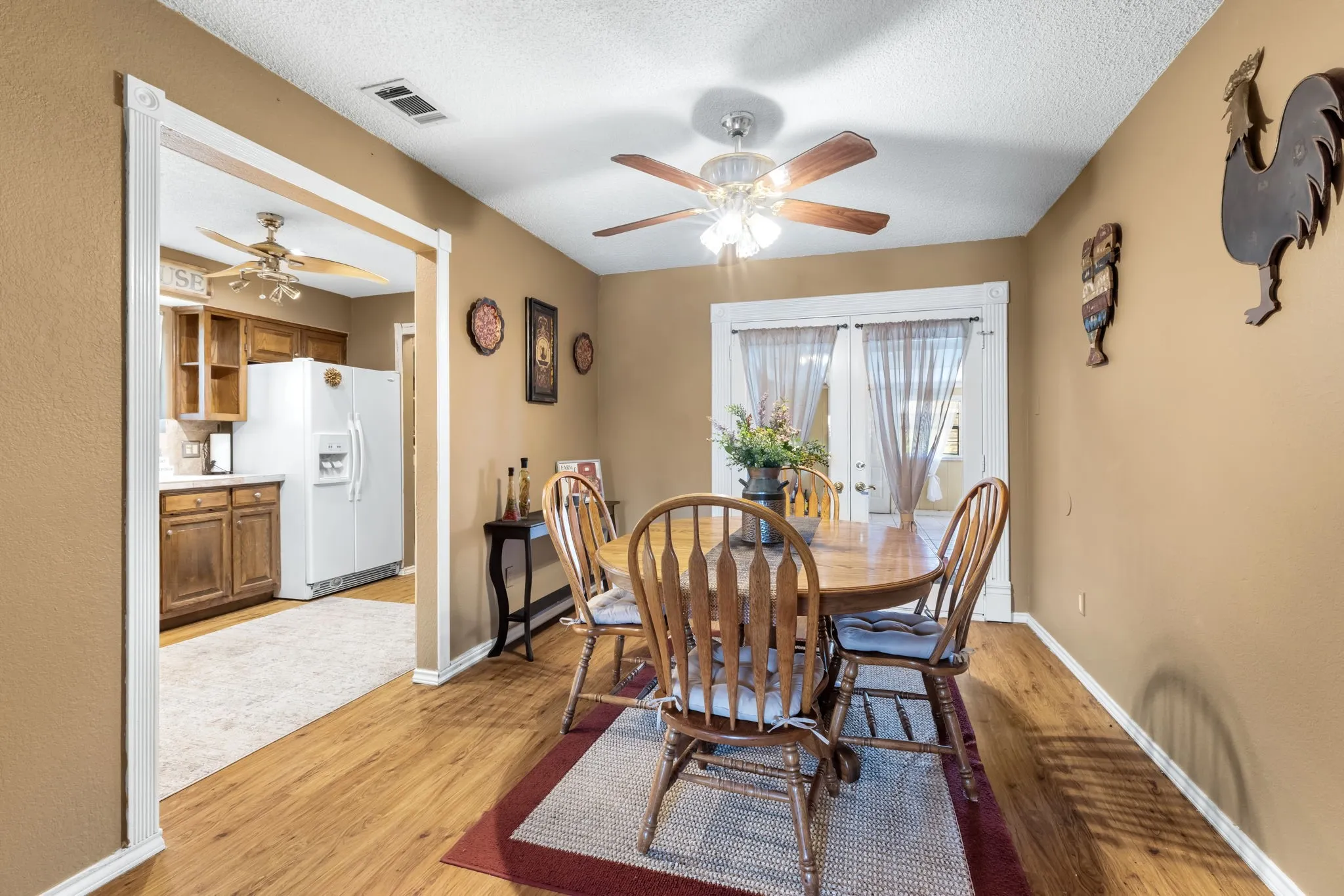 Single Family Residence For Sale in Dallas County , 3011 Tina Street, Sachse, Texas 75048, 3 Bedroom, 2 Bathroom, Garage spaces, 1,976 Sqft, built in 1985, mls#21356668, Real Estate Agent in Sachse, Homes For Sale in Dallas county, Homes For Sale in Sachse, Realtor in Sachse Texas, Real Estate Brokerage Independent Realty Texas, Luminita Cordes Realtor