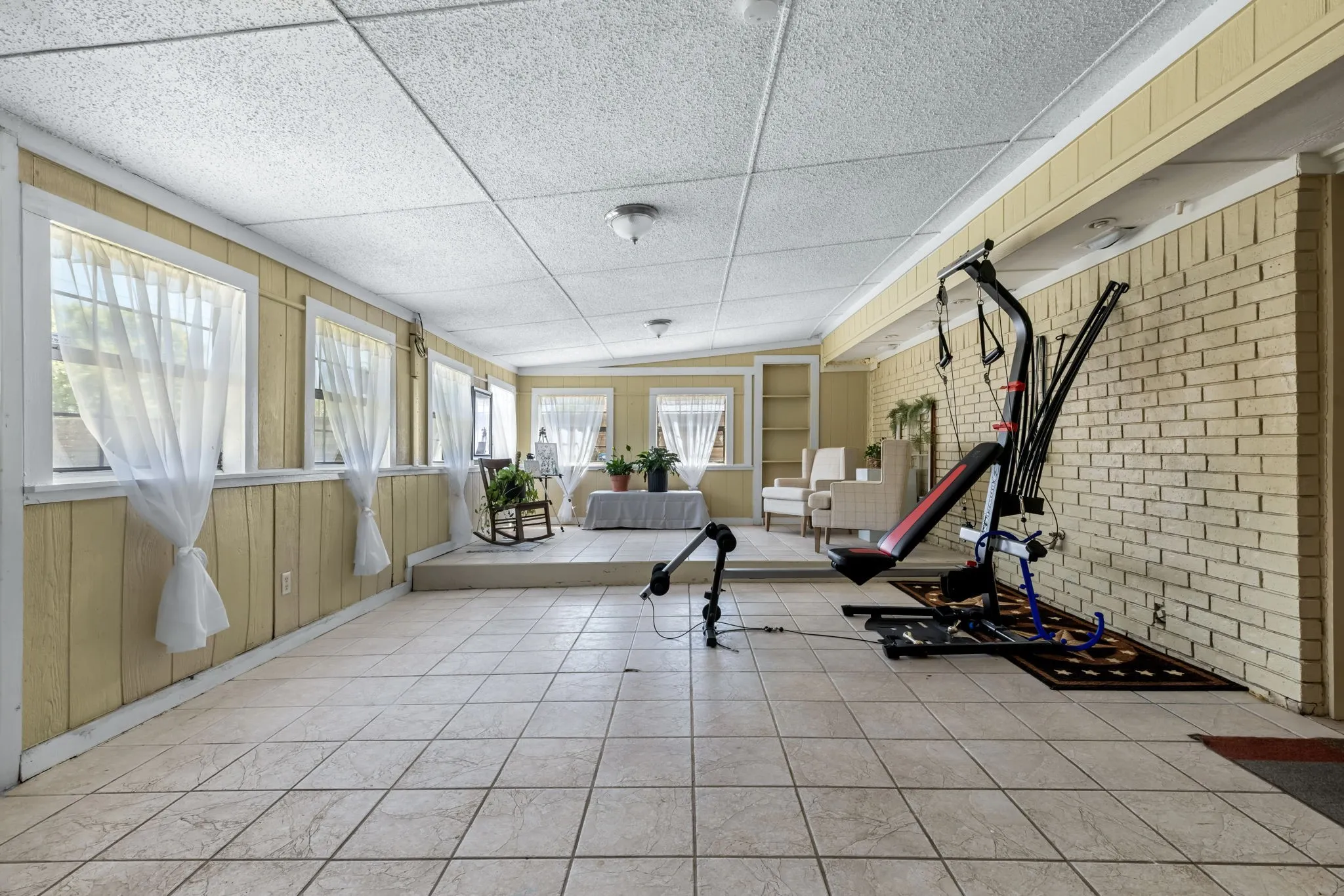 Single Family Residence For Sale in Dallas County , 3011 Tina Street, Sachse, Texas 75048, 3 Bedroom, 2 Bathroom, Garage spaces, 1,976 Sqft, built in 1985, mls#21356668, Real Estate Agent in Sachse, Homes For Sale in Dallas county, Homes For Sale in Sachse, Realtor in Sachse Texas, Real Estate Brokerage Independent Realty Texas, Luminita Cordes Realtor