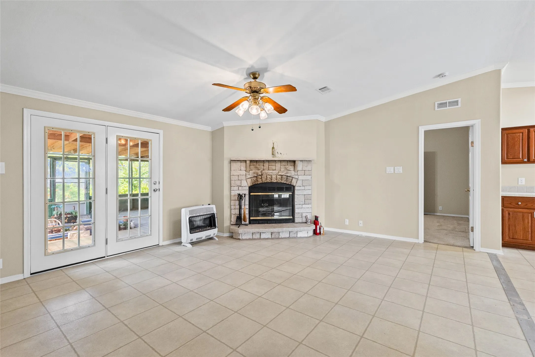 Single Family Residence For Sale in Hunt County , 5101 County Road 2208, Greenville, Texas 75402, 3 Bedroom, 2 Bathroom, 2 Garage spaces, 1,920 Sqft, built in 2004, mls#21354870, Real Estate Agent in Greenville, Homes For Sale in Hunt county, Homes For Sale in Greenville, Realtor in Greenville Texas, Real Estate Brokerage Independent Realty Texas, Luminita Cordes Realtor
