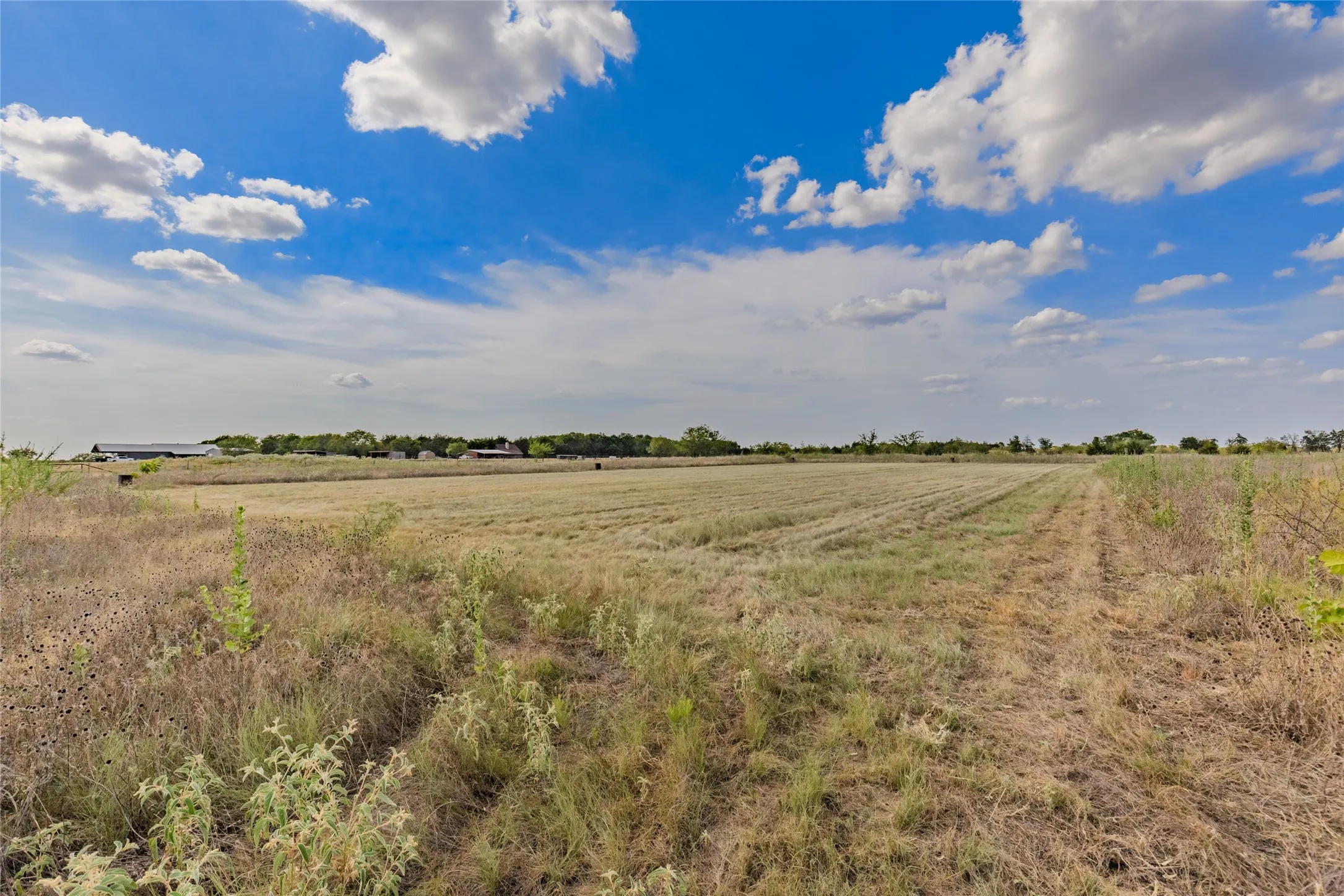 Single Family Residence For Sale in Hunt County , 5101 County Road 2208, Greenville, Texas 75402, 3 Bedroom, 2 Bathroom, 2 Garage spaces, 1,920 Sqft, built in 2004, mls#21354870, Real Estate Agent in Greenville, Homes For Sale in Hunt county, Homes For Sale in Greenville, Realtor in Greenville Texas, Real Estate Brokerage Independent Realty Texas, Luminita Cordes Realtor