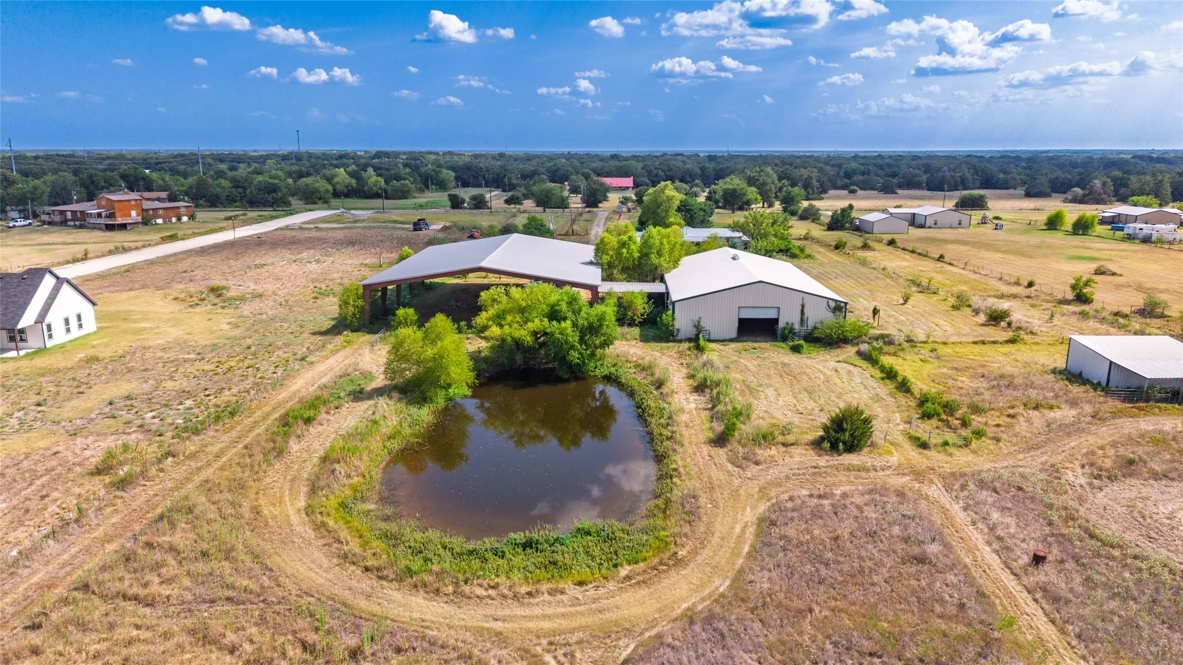 Single Family Residence For Sale in Hunt County , 5101 County Road 2208, Greenville, Texas 75402, 3 Bedroom, 2 Bathroom, 2 Garage spaces, 1,920 Sqft, built in 2004, mls#21354870, Real Estate Agent in Greenville, Homes For Sale in Hunt county, Homes For Sale in Greenville, Realtor in Greenville Texas, Real Estate Brokerage Independent Realty Texas, Luminita Cordes Realtor