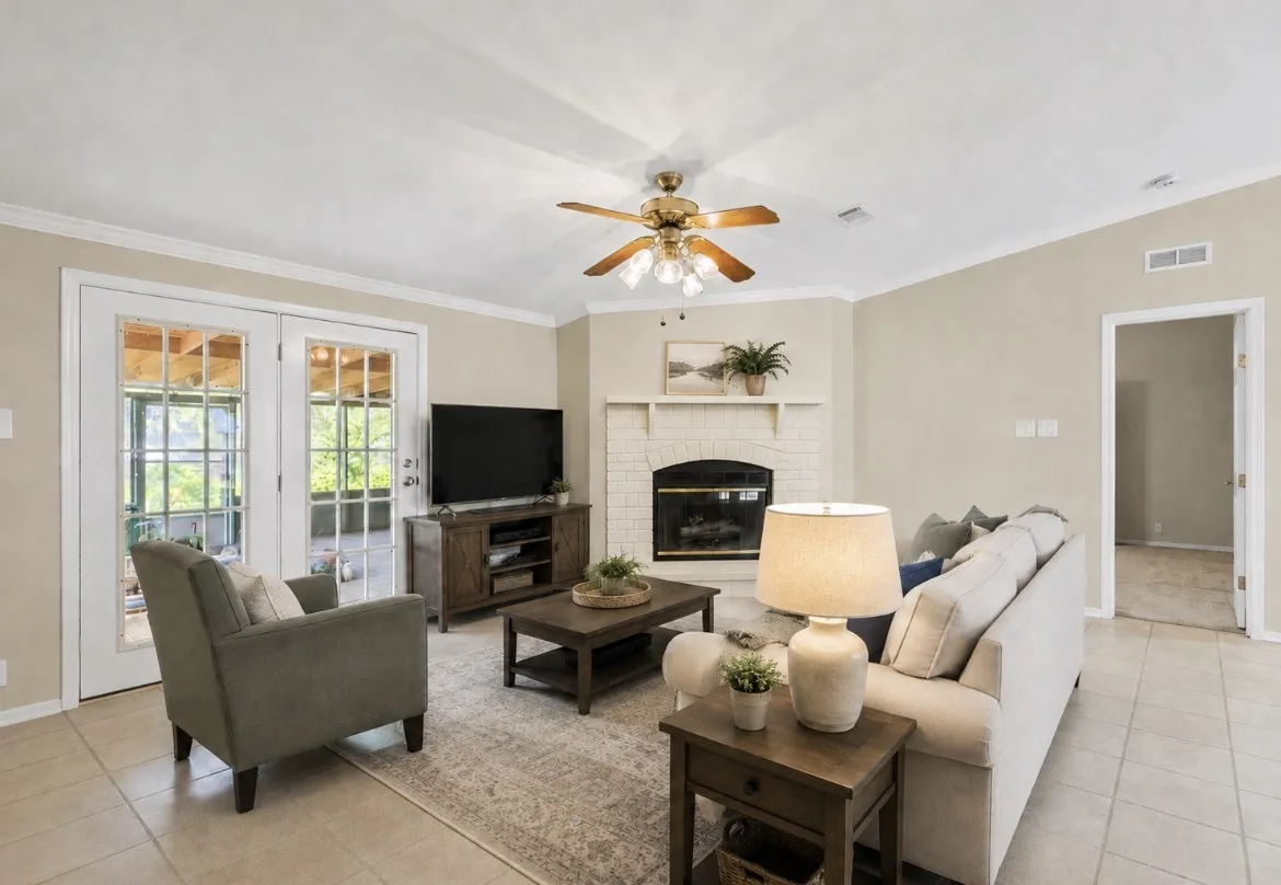 Single Family Residence For Sale in Hunt County , 5101 County Road 2208, Greenville, Texas 75402, 3 Bedroom, 2 Bathroom, 2 Garage spaces, 1,920 Sqft, built in 2004, mls#21354870, Real Estate Agent in Greenville, Homes For Sale in Hunt county, Homes For Sale in Greenville, Realtor in Greenville Texas, Real Estate Brokerage Independent Realty Texas, Luminita Cordes Realtor