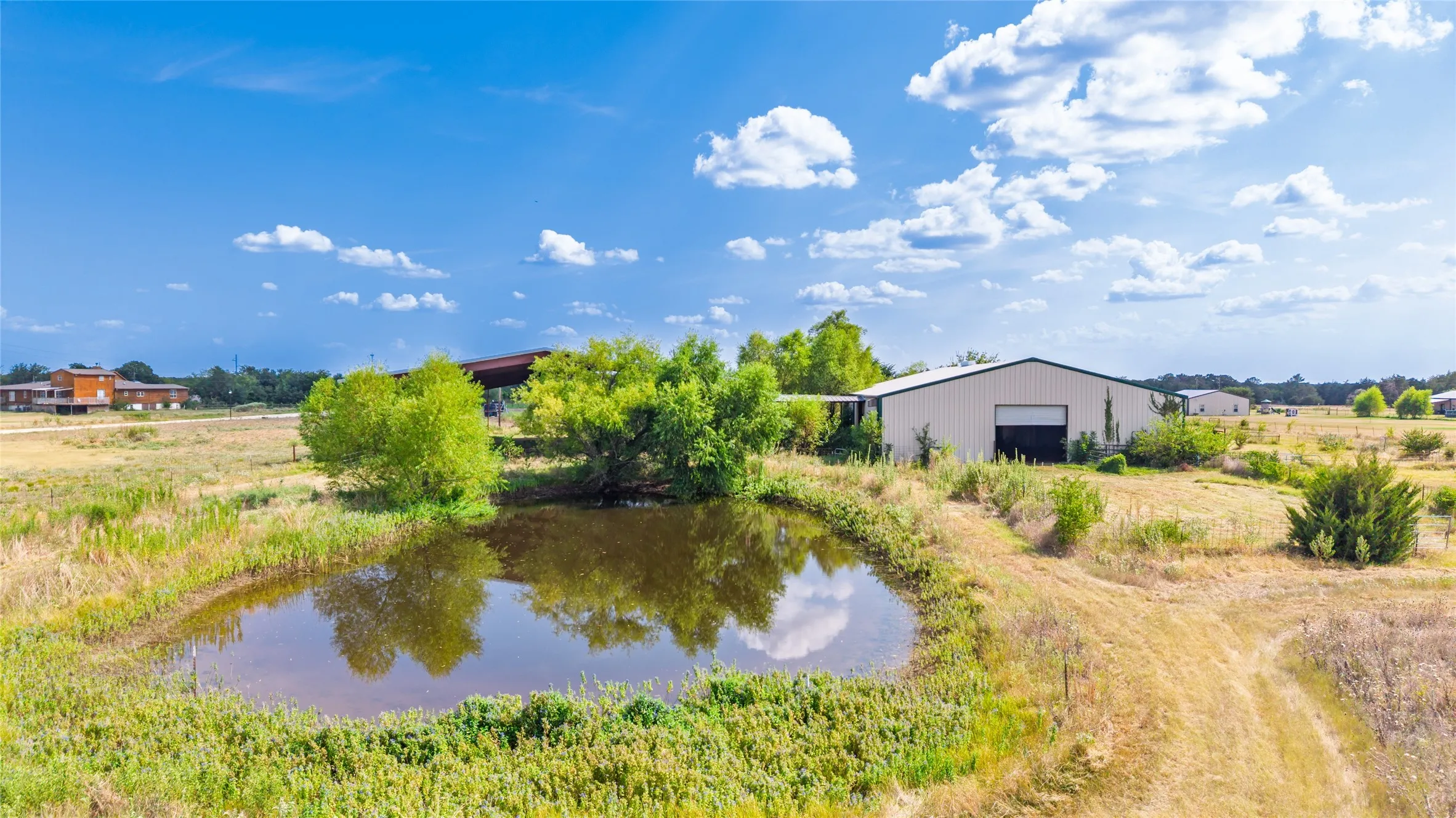 Single Family Residence For Sale in Hunt County , 5101 County Road 2208, Greenville, Texas 75402, 3 Bedroom, 2 Bathroom, 2 Garage spaces, 1,920 Sqft, built in 2004, mls#21354870, Real Estate Agent in Greenville, Homes For Sale in Hunt county, Homes For Sale in Greenville, Realtor in Greenville Texas, Real Estate Brokerage Independent Realty Texas, Luminita Cordes Realtor