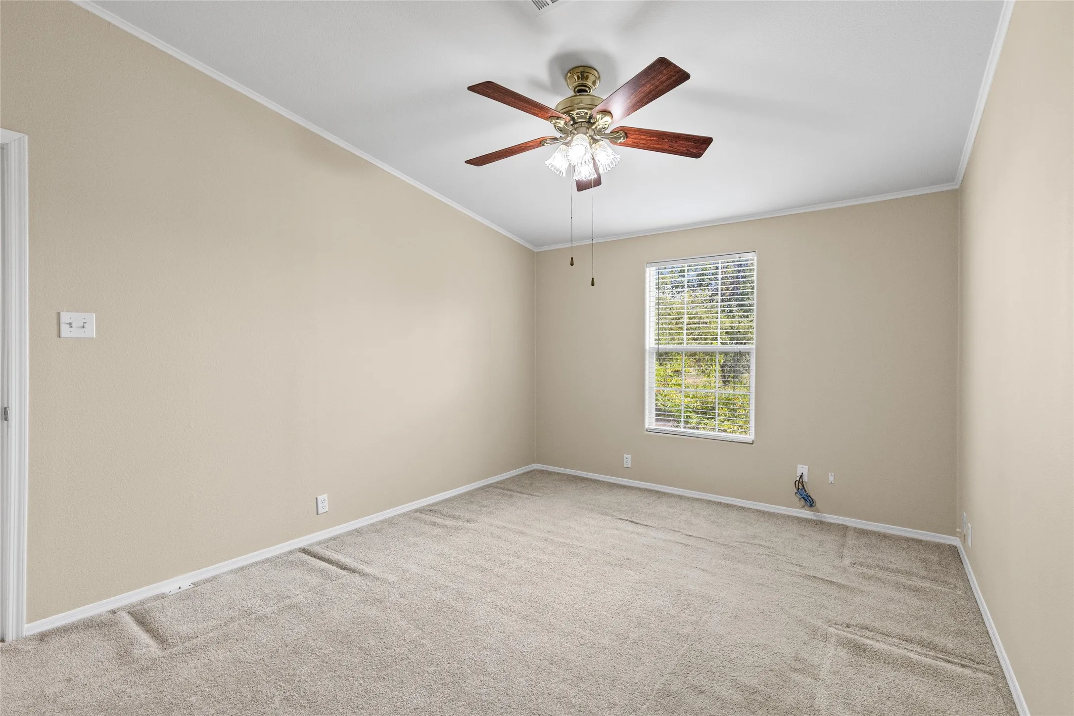 Single Family Residence For Sale in Hunt County , 5101 County Road 2208, Greenville, Texas 75402, 3 Bedroom, 2 Bathroom, 2 Garage spaces, 1,920 Sqft, built in 2004, mls#21354870, Real Estate Agent in Greenville, Homes For Sale in Hunt county, Homes For Sale in Greenville, Realtor in Greenville Texas, Real Estate Brokerage Independent Realty Texas, Luminita Cordes Realtor