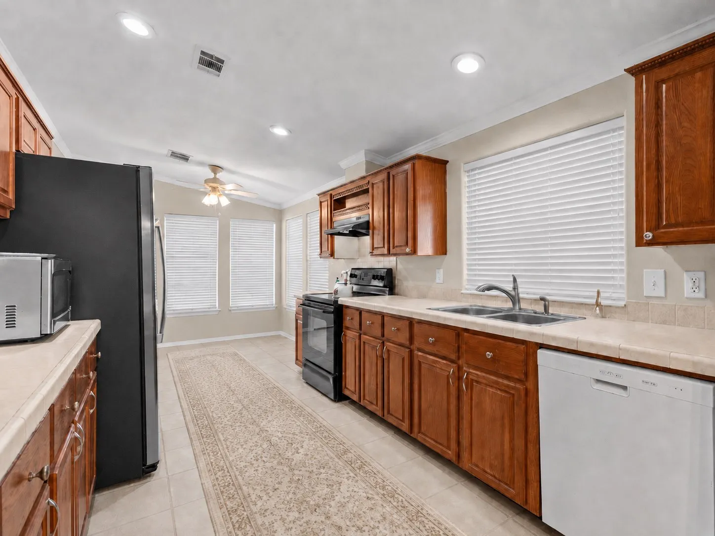 Single Family Residence For Sale in Hunt County , 5101 County Road 2208, Greenville, Texas 75402, 3 Bedroom, 2 Bathroom, 2 Garage spaces, 1,920 Sqft, built in 2004, mls#21354870, Real Estate Agent in Greenville, Homes For Sale in Hunt county, Homes For Sale in Greenville, Realtor in Greenville Texas, Real Estate Brokerage Independent Realty Texas, Luminita Cordes Realtor