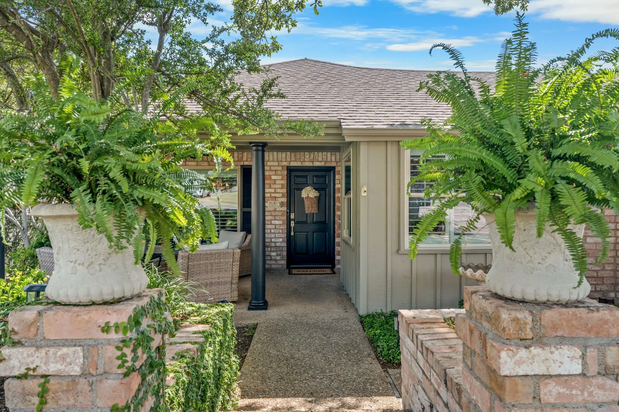 Single Family Residence For Sale in Mc Lennan County , 4409 Westchester Drive, Waco, Texas 76710, 3 Bedroom, 2 Bathroom, 2 Garage spaces, 2,624 Sqft, built in 1974, mls#21356622, Real Estate Agent in Waco, Homes For Sale in Mc Lennan county, Homes For Sale in Waco, Realtor in Waco Texas, Real Estate Brokerage Independent Realty Texas, Luminita Cordes Realtor