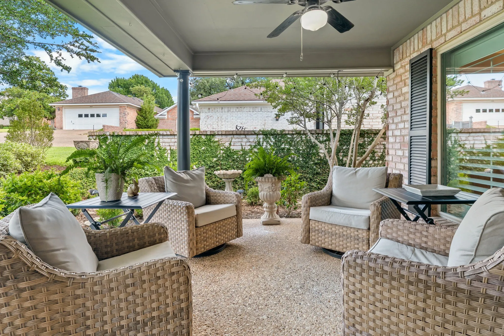 Single Family Residence For Sale in Mc Lennan County , 4409 Westchester Drive, Waco, Texas 76710, 3 Bedroom, 2 Bathroom, 2 Garage spaces, 2,624 Sqft, built in 1974, mls#21356622, Real Estate Agent in Waco, Homes For Sale in Mc Lennan county, Homes For Sale in Waco, Realtor in Waco Texas, Real Estate Brokerage Independent Realty Texas, Luminita Cordes Realtor