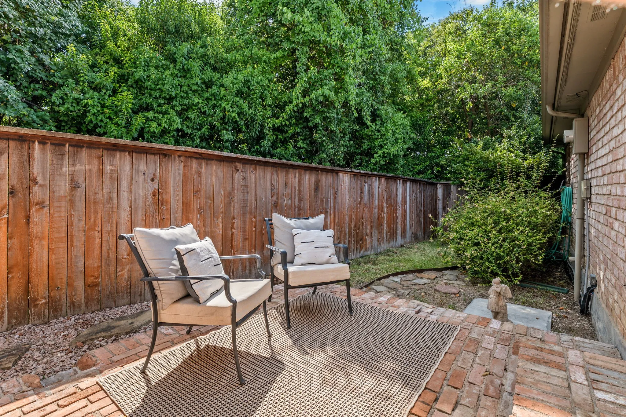 Single Family Residence For Sale in Mc Lennan County , 4409 Westchester Drive, Waco, Texas 76710, 3 Bedroom, 2 Bathroom, 2 Garage spaces, 2,624 Sqft, built in 1974, mls#21356622, Real Estate Agent in Waco, Homes For Sale in Mc Lennan county, Homes For Sale in Waco, Realtor in Waco Texas, Real Estate Brokerage Independent Realty Texas, Luminita Cordes Realtor