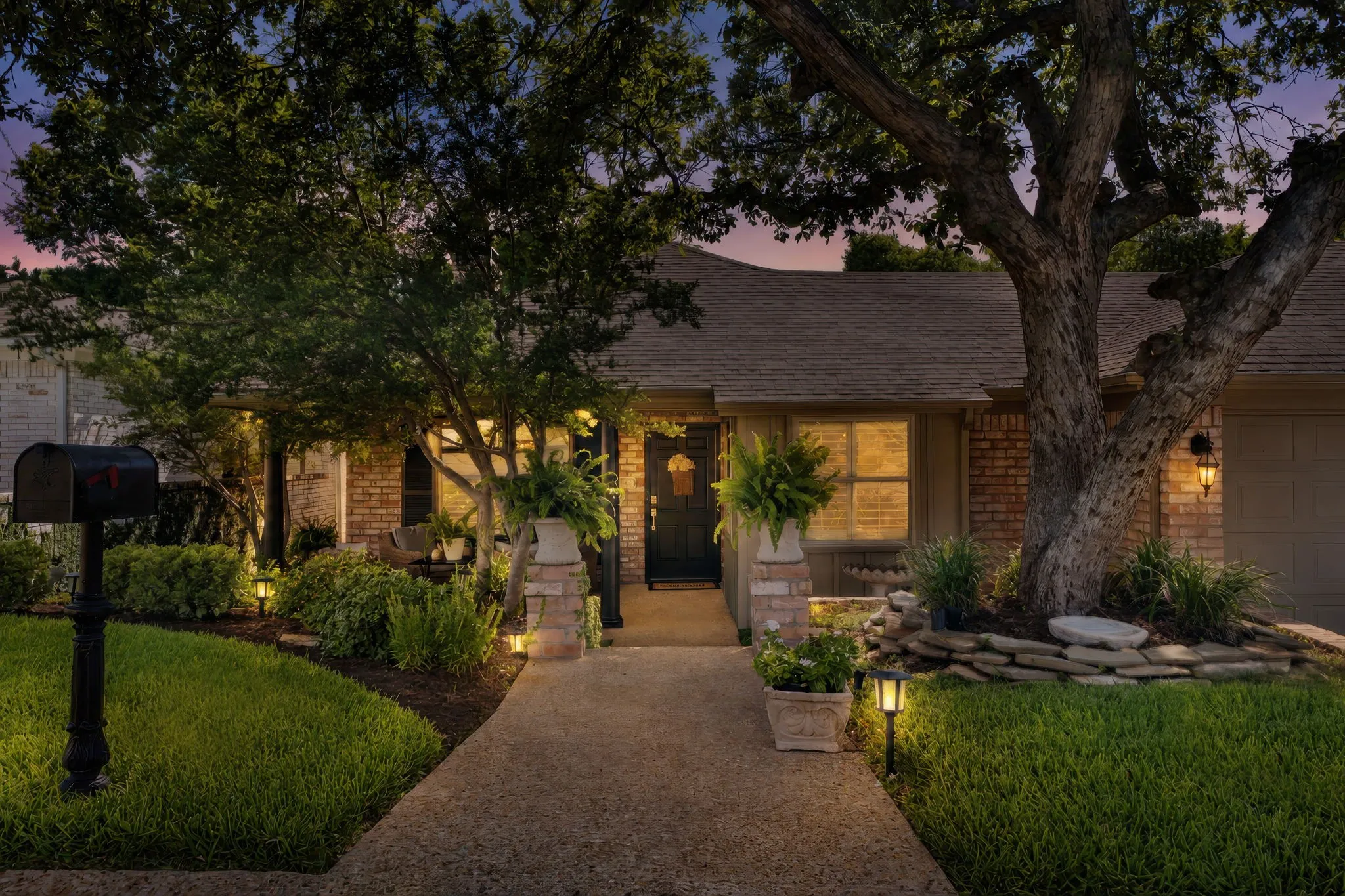 Single Family Residence For Sale in Mc Lennan County , 4409 Westchester Drive, Waco, Texas 76710, 3 Bedroom, 2 Bathroom, 2 Garage spaces, 2,624 Sqft, built in 1974, mls#21356622, Real Estate Agent in Waco, Homes For Sale in Mc Lennan county, Homes For Sale in Waco, Realtor in Waco Texas, Real Estate Brokerage Independent Realty Texas, Luminita Cordes Realtor