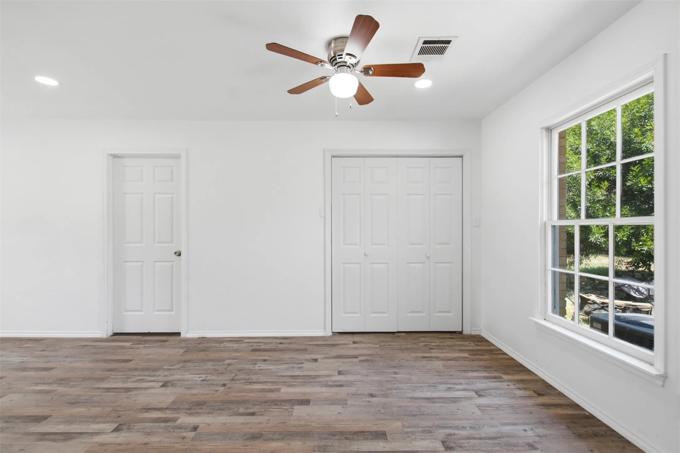 Single Family Residence For Sale in Dallas County , 1219 Daisy Lane, Irving, Texas 75061, 3 Bedroom, 2 Bathroom, Garage spaces, 1,140 Sqft, built in 1953, mls#21354738, Real Estate Agent in Irving, Homes For Sale in Dallas county, Homes For Sale in Irving, Realtor in Irving Texas, Real Estate Brokerage Independent Realty Texas, Luminita Cordes Realtor