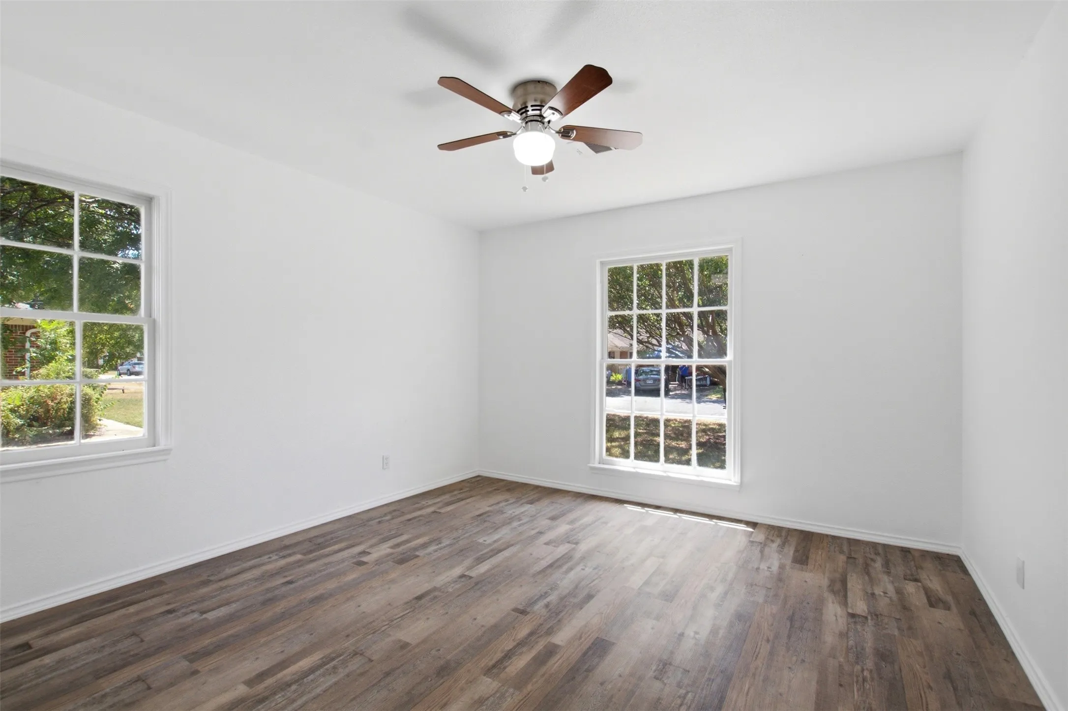 Single Family Residence For Sale in Dallas County , 1219 Daisy Lane, Irving, Texas 75061, 3 Bedroom, 2 Bathroom, Garage spaces, 1,140 Sqft, built in 1953, mls#21354738, Real Estate Agent in Irving, Homes For Sale in Dallas county, Homes For Sale in Irving, Realtor in Irving Texas, Real Estate Brokerage Independent Realty Texas, Luminita Cordes Realtor