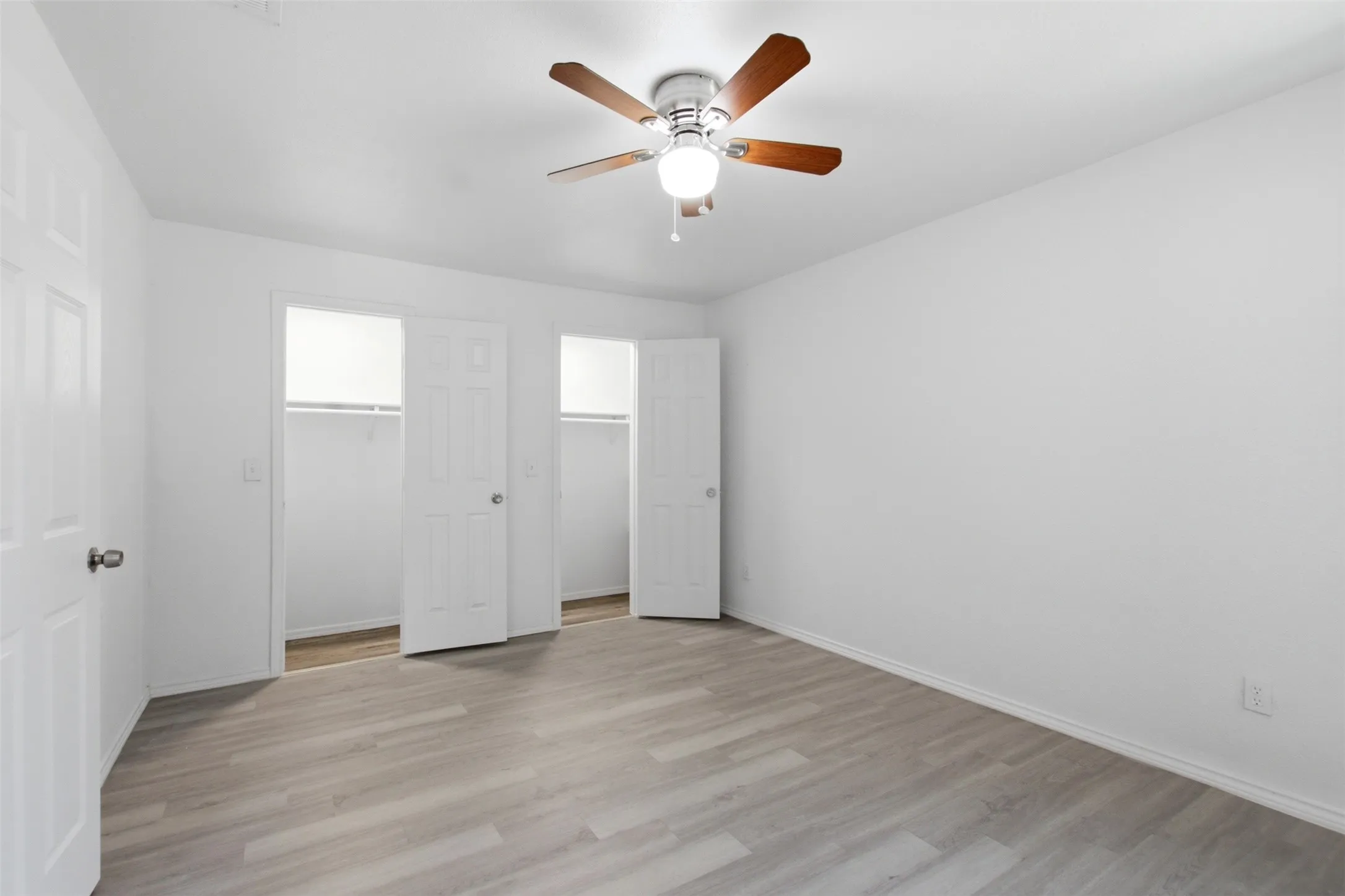 Single Family Residence For Sale in Dallas County , 1219 Daisy Lane, Irving, Texas 75061, 3 Bedroom, 2 Bathroom, Garage spaces, 1,140 Sqft, built in 1953, mls#21354738, Real Estate Agent in Irving, Homes For Sale in Dallas county, Homes For Sale in Irving, Realtor in Irving Texas, Real Estate Brokerage Independent Realty Texas, Luminita Cordes Realtor