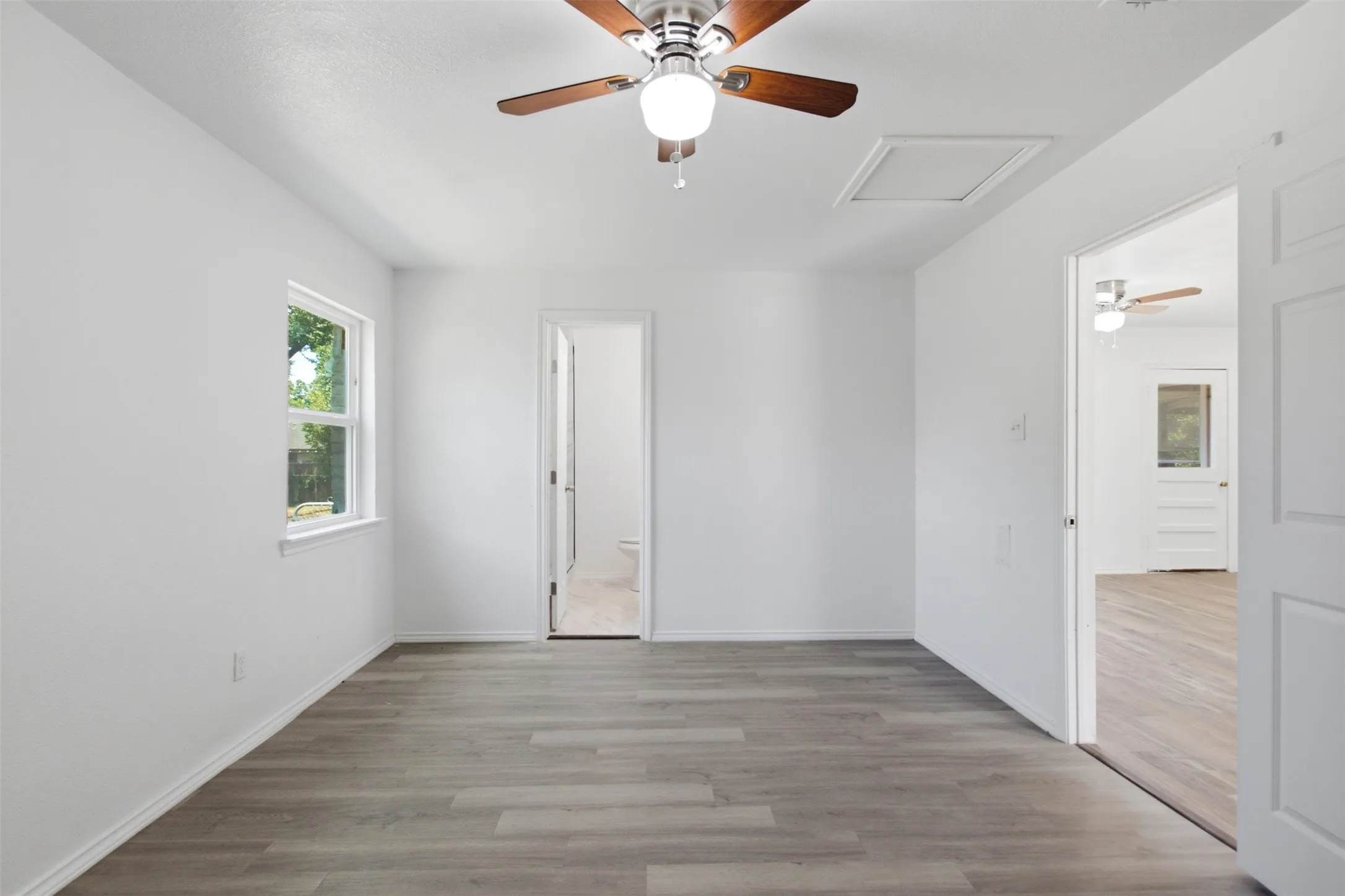 Single Family Residence For Sale in Dallas County , 1219 Daisy Lane, Irving, Texas 75061, 3 Bedroom, 2 Bathroom, Garage spaces, 1,140 Sqft, built in 1953, mls#21354738, Real Estate Agent in Irving, Homes For Sale in Dallas county, Homes For Sale in Irving, Realtor in Irving Texas, Real Estate Brokerage Independent Realty Texas, Luminita Cordes Realtor
