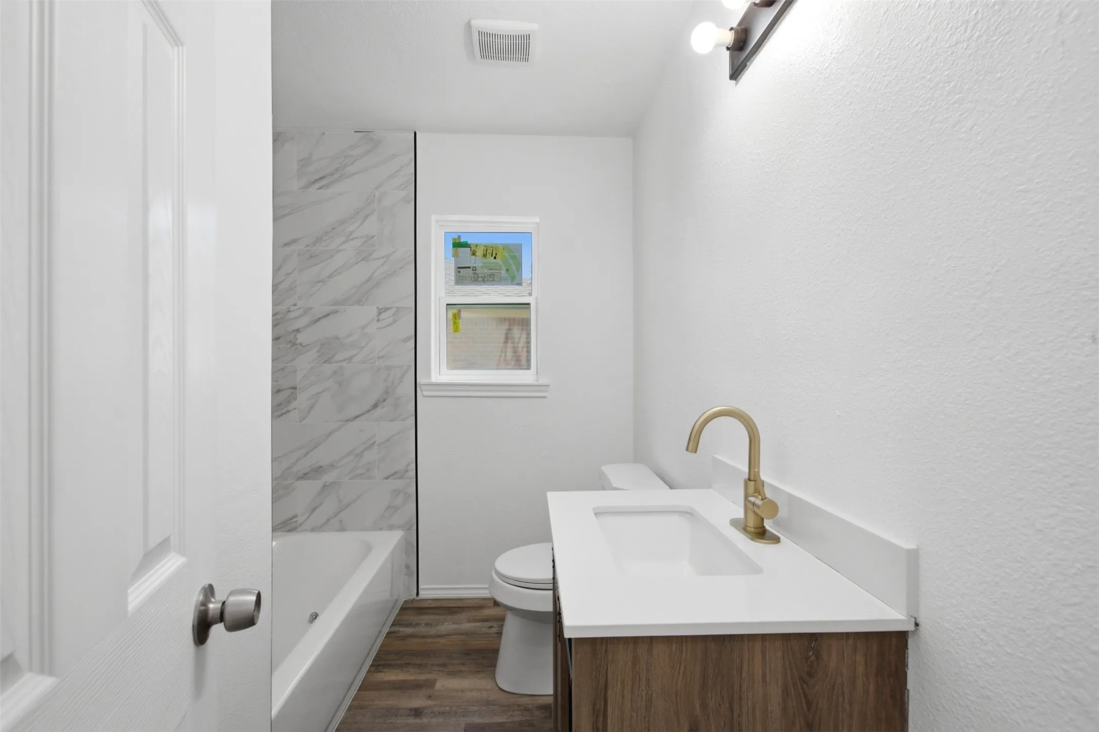 Single Family Residence For Sale in Dallas County , 1219 Daisy Lane, Irving, Texas 75061, 3 Bedroom, 2 Bathroom, Garage spaces, 1,140 Sqft, built in 1953, mls#21354738, Real Estate Agent in Irving, Homes For Sale in Dallas county, Homes For Sale in Irving, Realtor in Irving Texas, Real Estate Brokerage Independent Realty Texas, Luminita Cordes Realtor