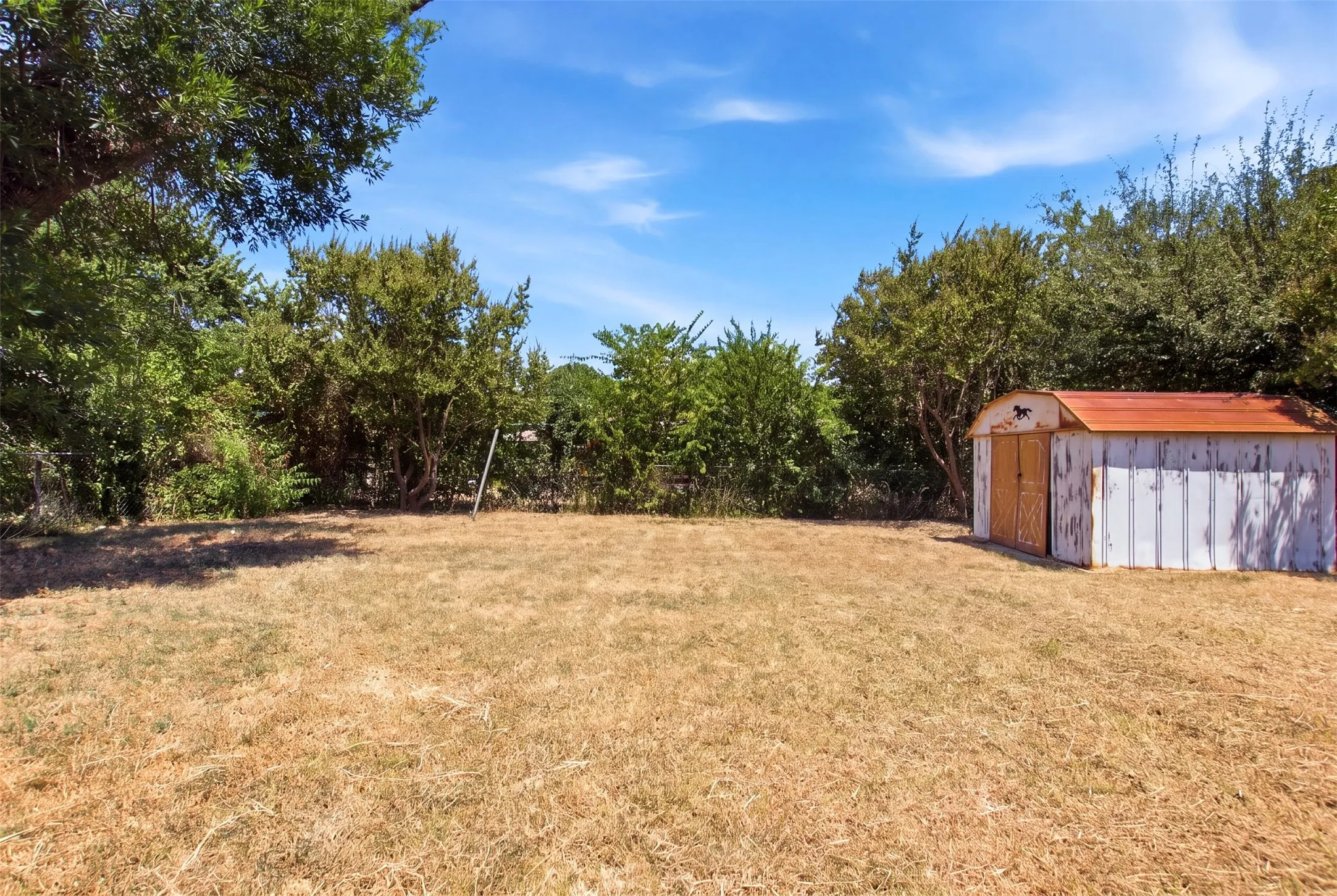 Single Family Residence For Sale in Dallas County , 1219 Daisy Lane, Irving, Texas 75061, 3 Bedroom, 2 Bathroom, Garage spaces, 1,140 Sqft, built in 1953, mls#21354738, Real Estate Agent in Irving, Homes For Sale in Dallas county, Homes For Sale in Irving, Realtor in Irving Texas, Real Estate Brokerage Independent Realty Texas, Luminita Cordes Realtor