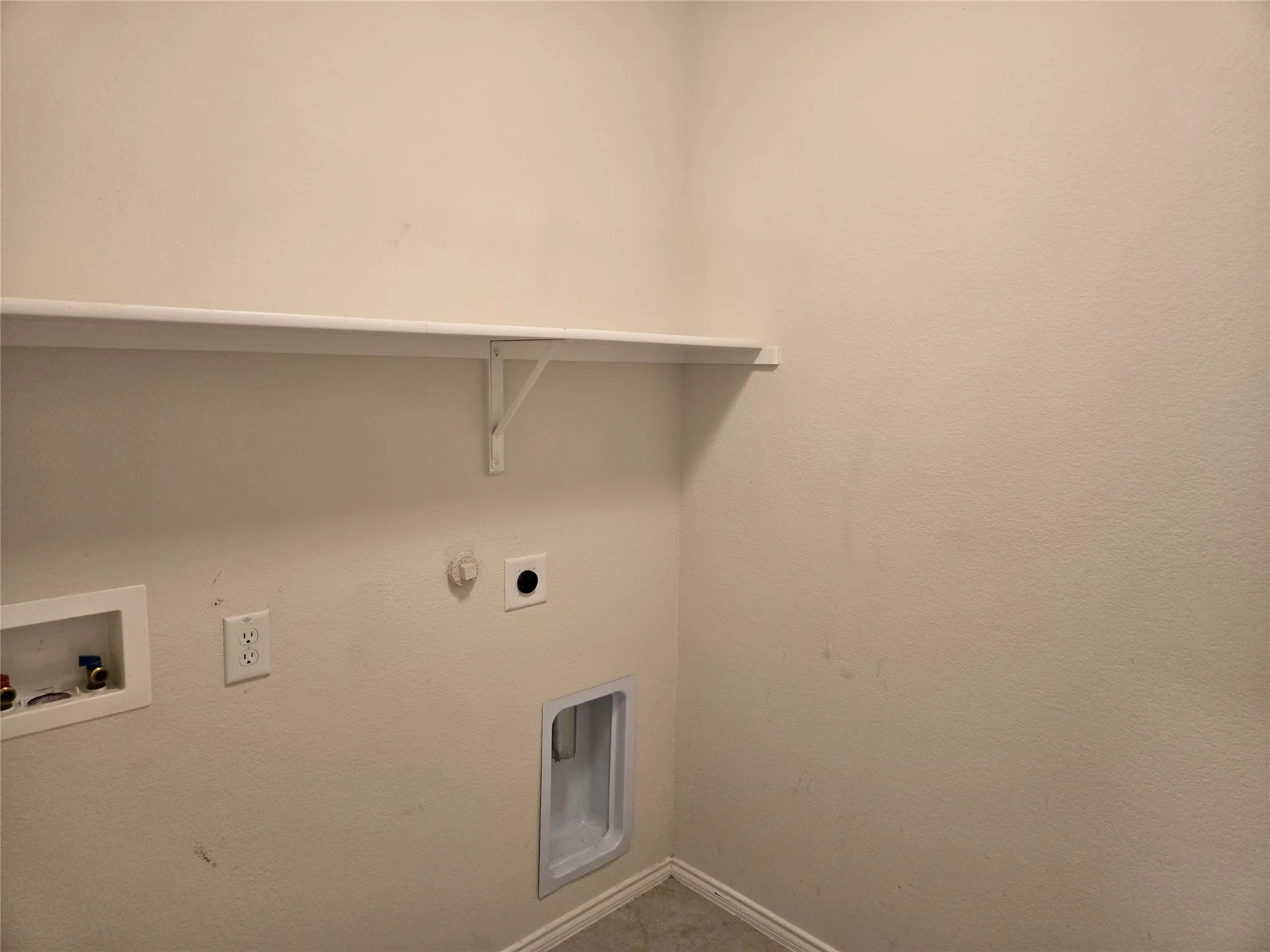 Single Family Residence For Rent in Kaufman County , 1126 Ainsley Lane, Forney, Texas 75126, 4 Bedroom, 3 Bathroom, 2 Garage spaces, 1,743 Sqft, built in 2021, mls#21356675, Real Estate Agent in Forney, Homes For Rent in Kaufman county, Homes For Rent in Forney, Realtor in Forney Texas, Real Estate Brokerage Independent Realty Texas, Luminita Cordes Realtor