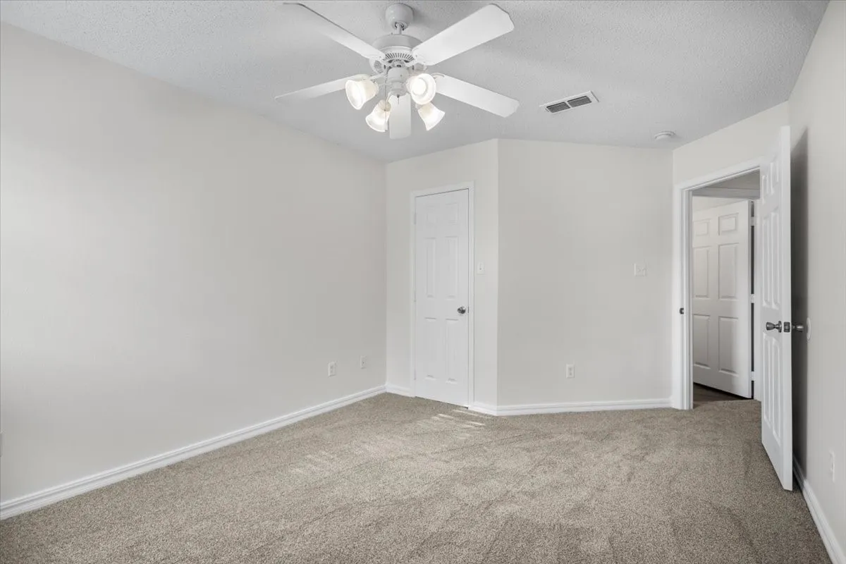 Single Family Residence For Sale in Gregg County , 703 Daniel Street, Gladewater, Texas 75647, 4 Bedroom, 3 Bathroom, 2 Garage spaces, 2,526 Sqft, built in 2005, mls#21356679, Real Estate Agent in Gladewater, Homes For Sale in Gregg county, Homes For Sale in Gladewater, Realtor in Gladewater Texas, Real Estate Brokerage Independent Realty Texas, Luminita Cordes Realtor