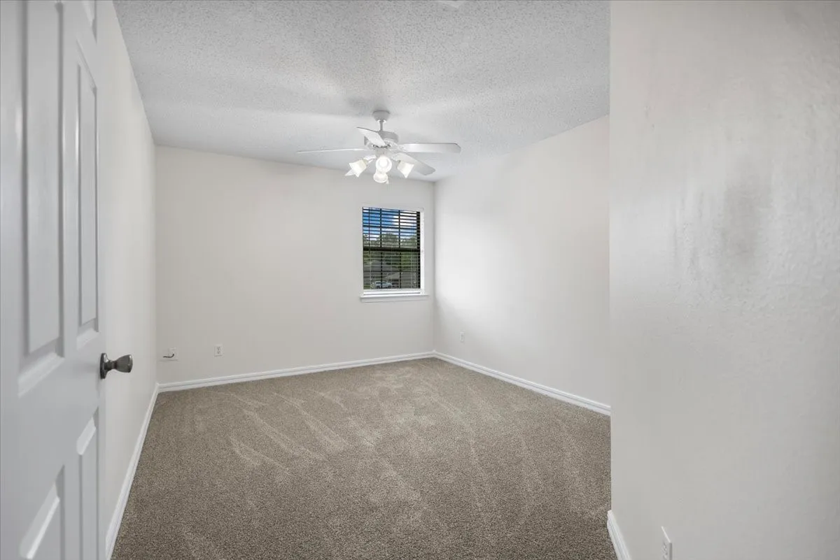 Single Family Residence For Sale in Gregg County , 703 Daniel Street, Gladewater, Texas 75647, 4 Bedroom, 3 Bathroom, 2 Garage spaces, 2,526 Sqft, built in 2005, mls#21356679, Real Estate Agent in Gladewater, Homes For Sale in Gregg county, Homes For Sale in Gladewater, Realtor in Gladewater Texas, Real Estate Brokerage Independent Realty Texas, Luminita Cordes Realtor