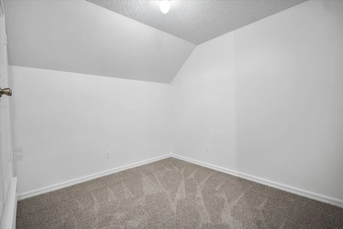 Single Family Residence For Sale in Gregg County , 703 Daniel Street, Gladewater, Texas 75647, 4 Bedroom, 3 Bathroom, 2 Garage spaces, 2,526 Sqft, built in 2005, mls#21356679, Real Estate Agent in Gladewater, Homes For Sale in Gregg county, Homes For Sale in Gladewater, Realtor in Gladewater Texas, Real Estate Brokerage Independent Realty Texas, Luminita Cordes Realtor