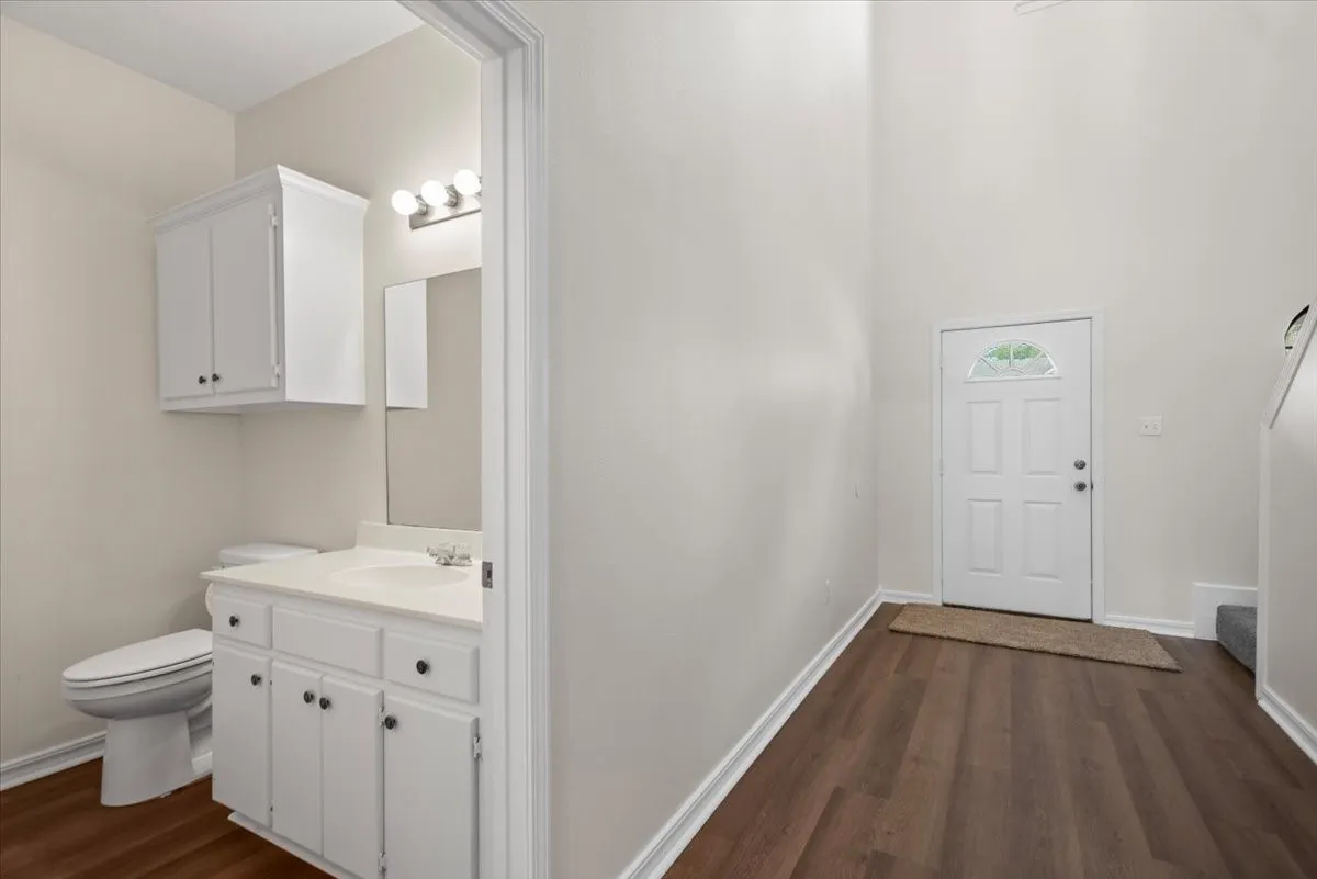 Single Family Residence For Sale in Gregg County , 703 Daniel Street, Gladewater, Texas 75647, 4 Bedroom, 3 Bathroom, 2 Garage spaces, 2,526 Sqft, built in 2005, mls#21356679, Real Estate Agent in Gladewater, Homes For Sale in Gregg county, Homes For Sale in Gladewater, Realtor in Gladewater Texas, Real Estate Brokerage Independent Realty Texas, Luminita Cordes Realtor