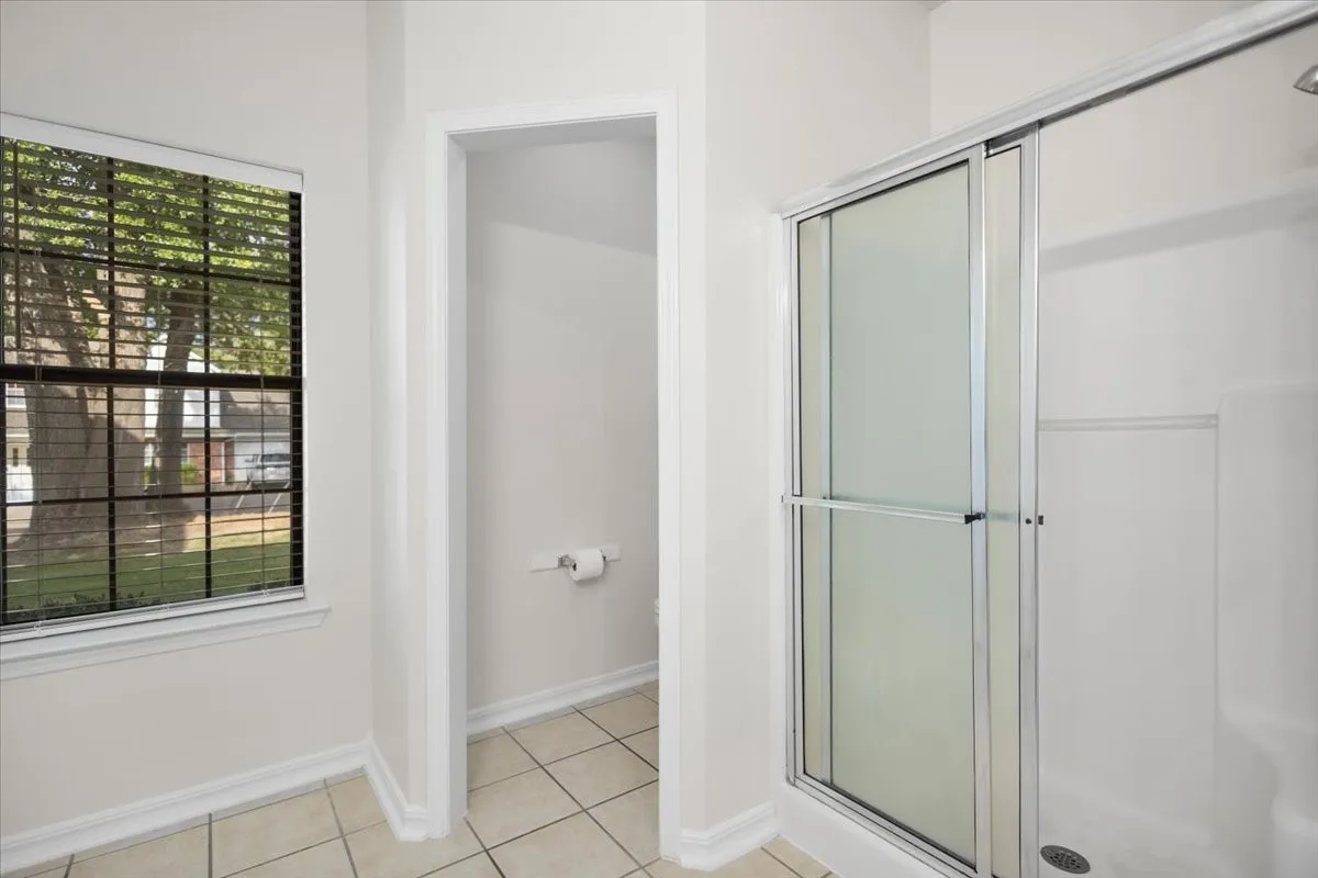 Single Family Residence For Sale in Gregg County , 703 Daniel Street, Gladewater, Texas 75647, 4 Bedroom, 3 Bathroom, 2 Garage spaces, 2,526 Sqft, built in 2005, mls#21356679, Real Estate Agent in Gladewater, Homes For Sale in Gregg county, Homes For Sale in Gladewater, Realtor in Gladewater Texas, Real Estate Brokerage Independent Realty Texas, Luminita Cordes Realtor