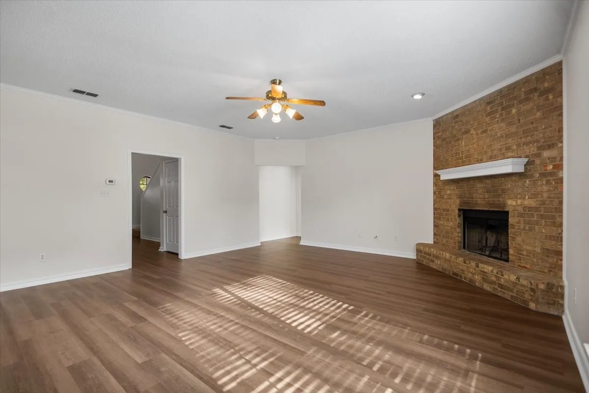 Single Family Residence For Sale in Gregg County , 703 Daniel Street, Gladewater, Texas 75647, 4 Bedroom, 3 Bathroom, 2 Garage spaces, 2,526 Sqft, built in 2005, mls#21356679, Real Estate Agent in Gladewater, Homes For Sale in Gregg county, Homes For Sale in Gladewater, Realtor in Gladewater Texas, Real Estate Brokerage Independent Realty Texas, Luminita Cordes Realtor