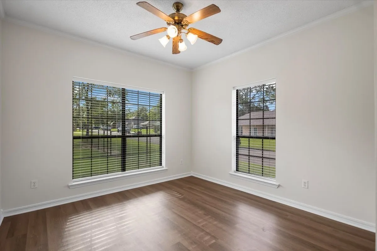 Single Family Residence For Sale in Gregg County , 703 Daniel Street, Gladewater, Texas 75647, 4 Bedroom, 3 Bathroom, 2 Garage spaces, 2,526 Sqft, built in 2005, mls#21356679, Real Estate Agent in Gladewater, Homes For Sale in Gregg county, Homes For Sale in Gladewater, Realtor in Gladewater Texas, Real Estate Brokerage Independent Realty Texas, Luminita Cordes Realtor