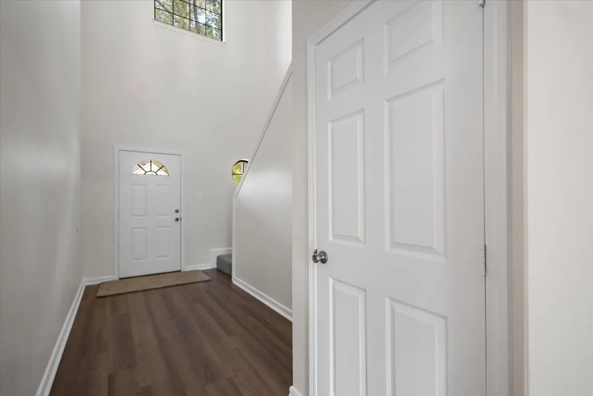Single Family Residence For Sale in Gregg County , 703 Daniel Street, Gladewater, Texas 75647, 4 Bedroom, 3 Bathroom, 2 Garage spaces, 2,526 Sqft, built in 2005, mls#21356679, Real Estate Agent in Gladewater, Homes For Sale in Gregg county, Homes For Sale in Gladewater, Realtor in Gladewater Texas, Real Estate Brokerage Independent Realty Texas, Luminita Cordes Realtor