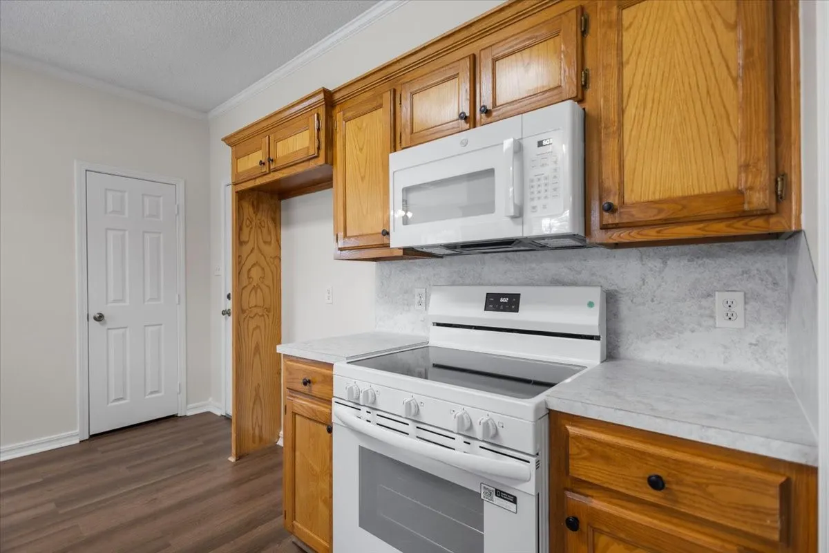 Single Family Residence For Sale in Gregg County , 703 Daniel Street, Gladewater, Texas 75647, 4 Bedroom, 3 Bathroom, 2 Garage spaces, 2,526 Sqft, built in 2005, mls#21356679, Real Estate Agent in Gladewater, Homes For Sale in Gregg county, Homes For Sale in Gladewater, Realtor in Gladewater Texas, Real Estate Brokerage Independent Realty Texas, Luminita Cordes Realtor