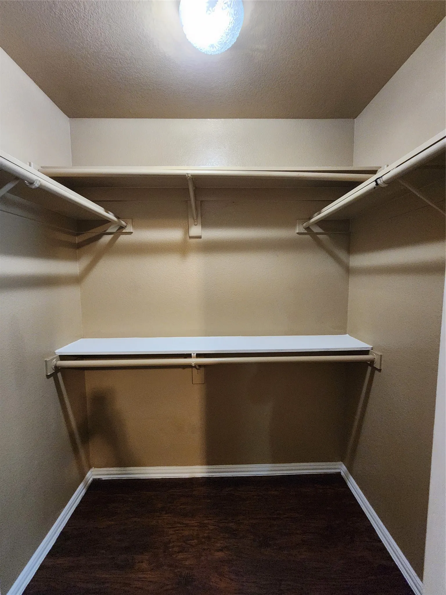 Duplex For Rent in Tarrant County , 2917 Van Horn Avenue, Fort Worth, Texas 76111, 3 Bedroom, 2 Bathroom, Garage spaces, 1,061 Sqft, built in 2006, mls#21356681, Real Estate Agent in Fort Worth, Homes For Rent in Tarrant county, Homes For Rent in Fort Worth, Realtor in Fort Worth Texas, Real Estate Brokerage Independent Realty Texas, Luminita Cordes Realtor