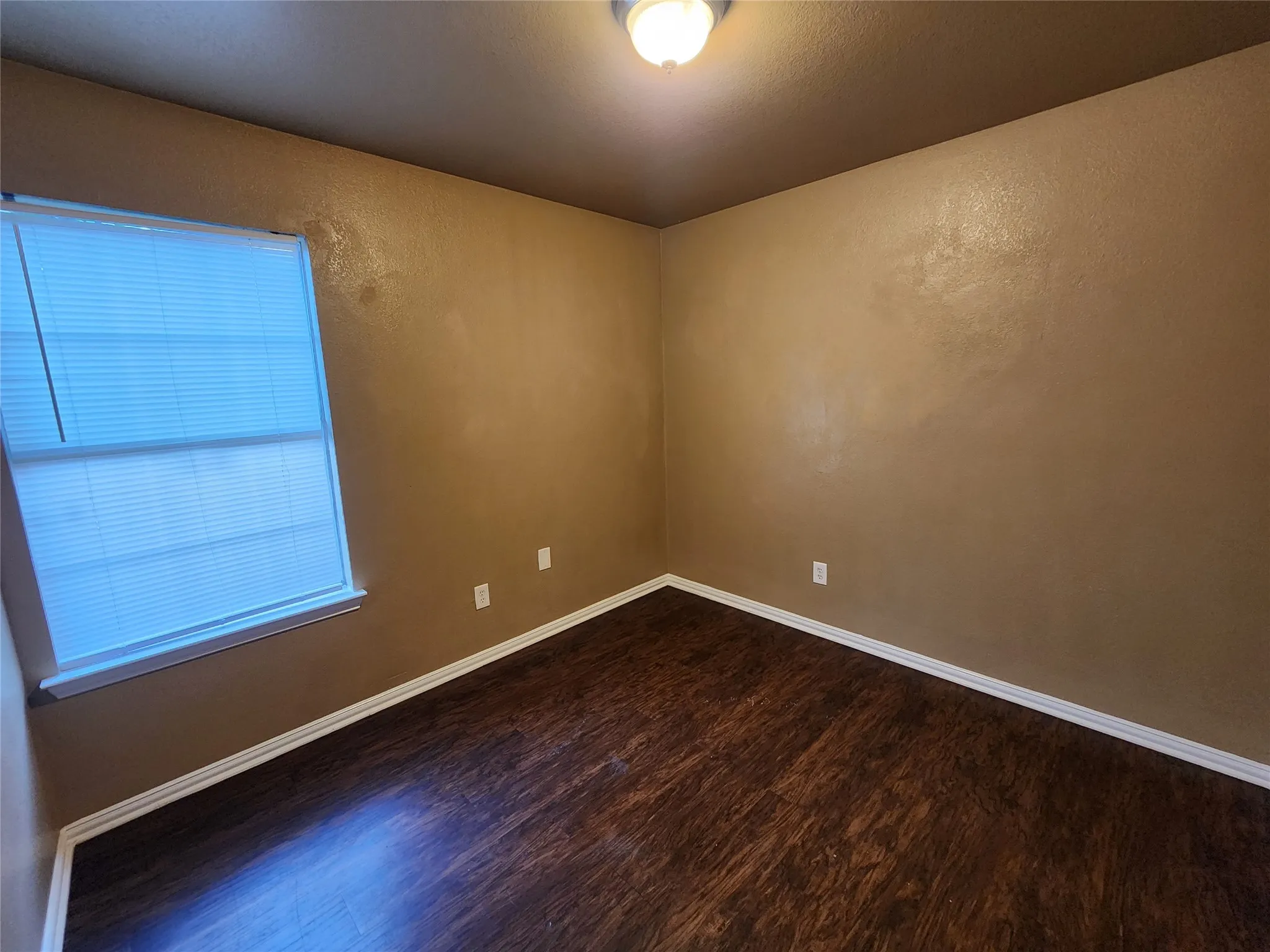 Duplex For Rent in Tarrant County , 2917 Van Horn Avenue, Fort Worth, Texas 76111, 3 Bedroom, 2 Bathroom, Garage spaces, 1,061 Sqft, built in 2006, mls#21356681, Real Estate Agent in Fort Worth, Homes For Rent in Tarrant county, Homes For Rent in Fort Worth, Realtor in Fort Worth Texas, Real Estate Brokerage Independent Realty Texas, Luminita Cordes Realtor