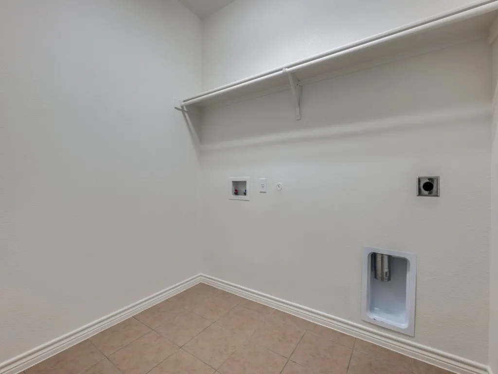 Single Family Residence For Rent in Tarrant County , 8737 Maple Ridge Trail, Fort Worth, Texas 76244, 4 Bedroom, 2 Bathroom, 2 Garage spaces, 2,215 Sqft, built in 2013, mls#21356670, Real Estate Agent in Fort Worth, Homes For Rent in Tarrant county, Homes For Rent in Fort Worth, Realtor in Fort Worth Texas, Real Estate Brokerage Independent Realty Texas, Luminita Cordes Realtor