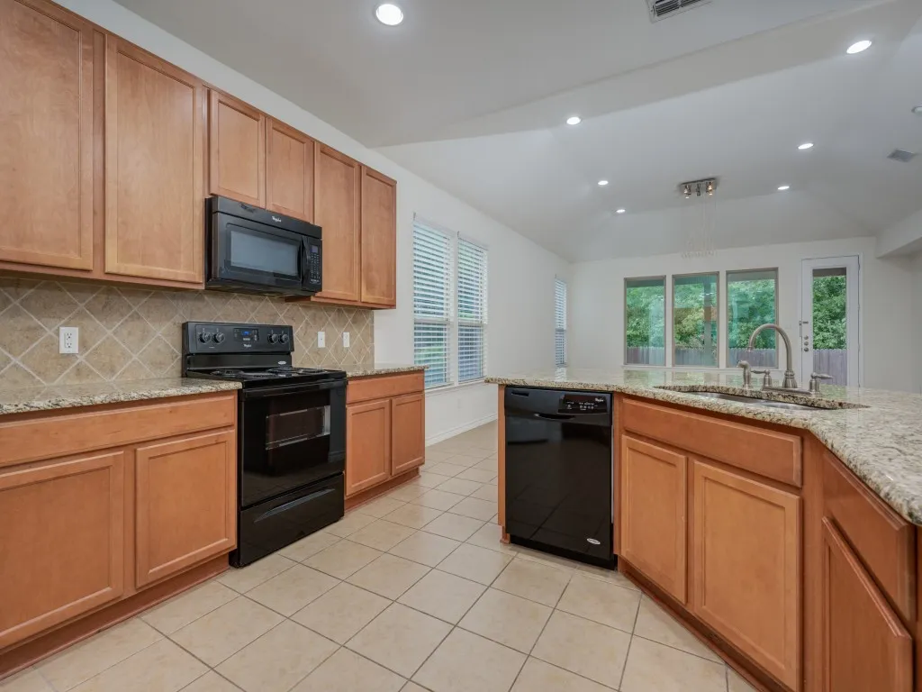 Single Family Residence For Rent in Tarrant County , 8737 Maple Ridge Trail, Fort Worth, Texas 76244, 4 Bedroom, 2 Bathroom, 2 Garage spaces, 2,215 Sqft, built in 2013, mls#21356670, Real Estate Agent in Fort Worth, Homes For Rent in Tarrant county, Homes For Rent in Fort Worth, Realtor in Fort Worth Texas, Real Estate Brokerage Independent Realty Texas, Luminita Cordes Realtor