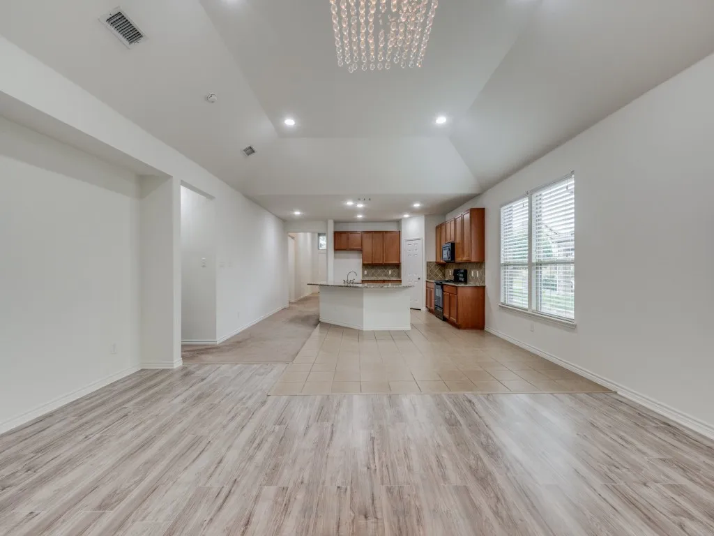 Single Family Residence For Rent in Tarrant County , 8737 Maple Ridge Trail, Fort Worth, Texas 76244, 4 Bedroom, 2 Bathroom, 2 Garage spaces, 2,215 Sqft, built in 2013, mls#21356670, Real Estate Agent in Fort Worth, Homes For Rent in Tarrant county, Homes For Rent in Fort Worth, Realtor in Fort Worth Texas, Real Estate Brokerage Independent Realty Texas, Luminita Cordes Realtor