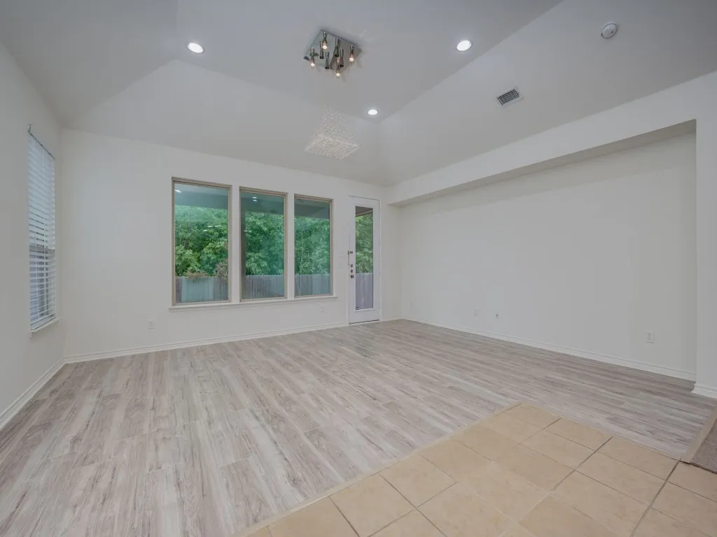 Single Family Residence For Rent in Tarrant County , 8737 Maple Ridge Trail, Fort Worth, Texas 76244, 4 Bedroom, 2 Bathroom, 2 Garage spaces, 2,215 Sqft, built in 2013, mls#21356670, Real Estate Agent in Fort Worth, Homes For Rent in Tarrant county, Homes For Rent in Fort Worth, Realtor in Fort Worth Texas, Real Estate Brokerage Independent Realty Texas, Luminita Cordes Realtor