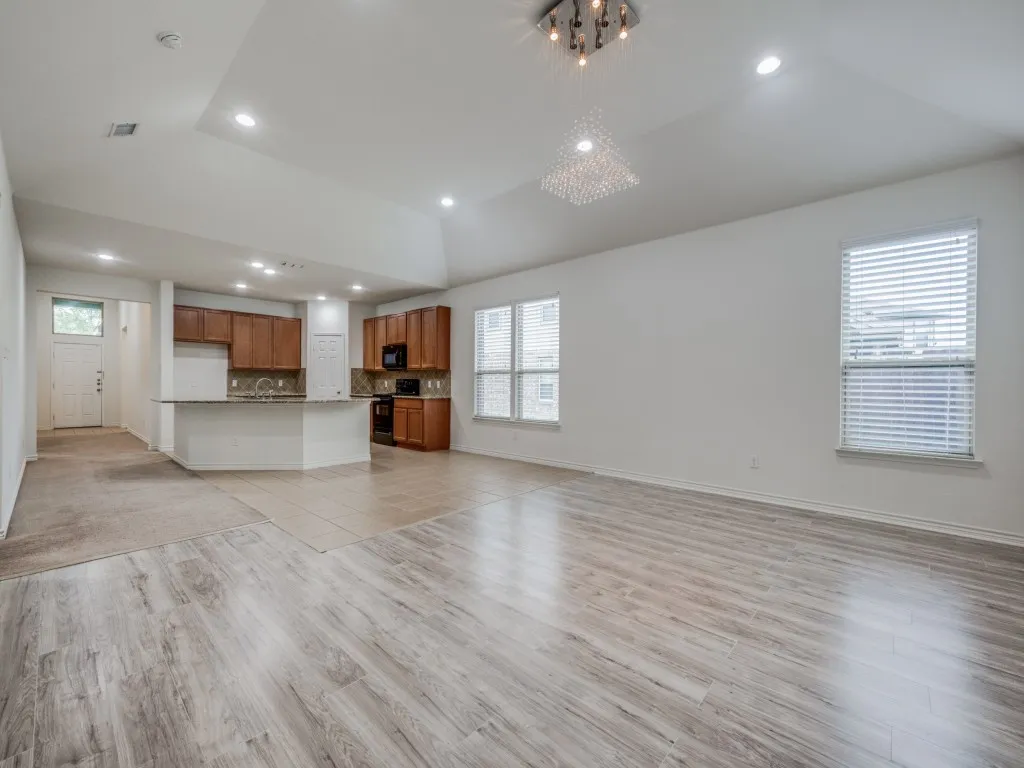 Single Family Residence For Rent in Tarrant County , 8737 Maple Ridge Trail, Fort Worth, Texas 76244, 4 Bedroom, 2 Bathroom, 2 Garage spaces, 2,215 Sqft, built in 2013, mls#21356670, Real Estate Agent in Fort Worth, Homes For Rent in Tarrant county, Homes For Rent in Fort Worth, Realtor in Fort Worth Texas, Real Estate Brokerage Independent Realty Texas, Luminita Cordes Realtor