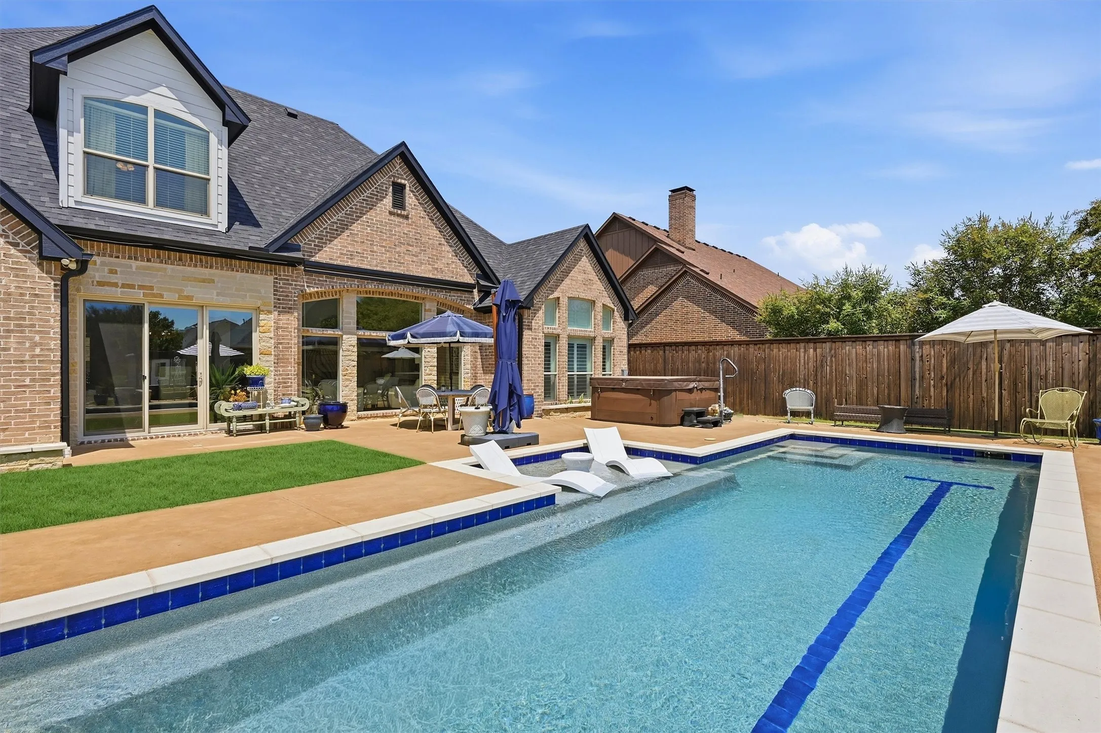 Single Family Residence For Sale in Grayson County , 2611 Silverado Trail, Sherman, Texas 75092, 4 Bedroom, 3 Bathroom, 2 Garage spaces, 3,497 Sqft, built in 2005, mls#21356445, Real Estate Agent in Sherman, Homes For Sale in Grayson county, Homes For Sale in Sherman, Realtor in Sherman Texas, Real Estate Brokerage Independent Realty Texas, Luminita Cordes Realtor