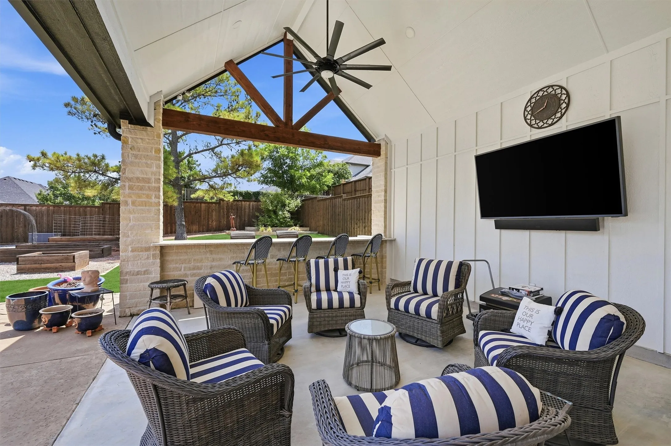 Single Family Residence For Sale in Grayson County , 2611 Silverado Trail, Sherman, Texas 75092, 4 Bedroom, 3 Bathroom, 2 Garage spaces, 3,497 Sqft, built in 2005, mls#21356445, Real Estate Agent in Sherman, Homes For Sale in Grayson county, Homes For Sale in Sherman, Realtor in Sherman Texas, Real Estate Brokerage Independent Realty Texas, Luminita Cordes Realtor