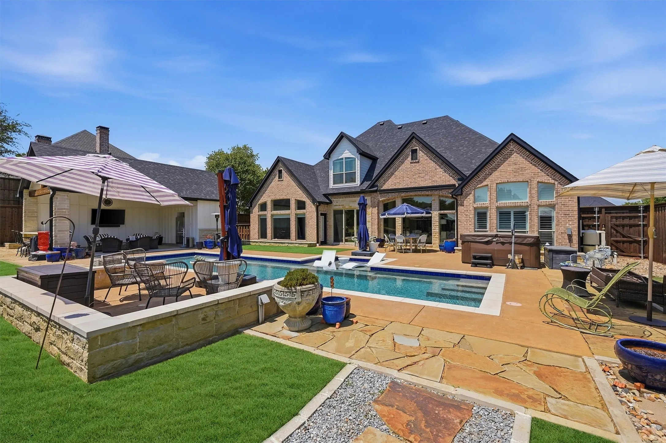 Single Family Residence For Sale in Grayson County , 2611 Silverado Trail, Sherman, Texas 75092, 4 Bedroom, 3 Bathroom, 2 Garage spaces, 3,497 Sqft, built in 2005, mls#21356445, Real Estate Agent in Sherman, Homes For Sale in Grayson county, Homes For Sale in Sherman, Realtor in Sherman Texas, Real Estate Brokerage Independent Realty Texas, Luminita Cordes Realtor