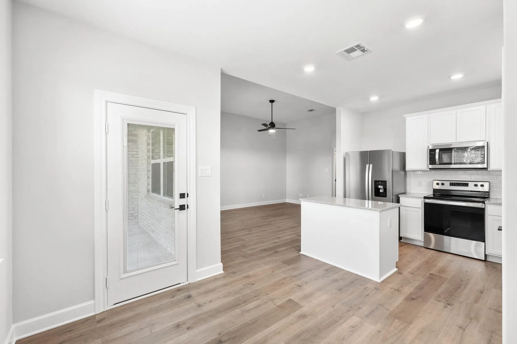 Single Family Residence For Sale in Dallas County , 1012 Cypress Avenue, Hutchins, Texas 75141, 3 Bedroom, 2 Bathroom, 2 Garage spaces, 1,376 Sqft, built in 2026, mls#21356690, Real Estate Agent in Hutchins, Homes For Sale in Dallas county, Homes For Sale in Hutchins, Realtor in Hutchins Texas, Real Estate Brokerage Independent Realty Texas, Luminita Cordes Realtor