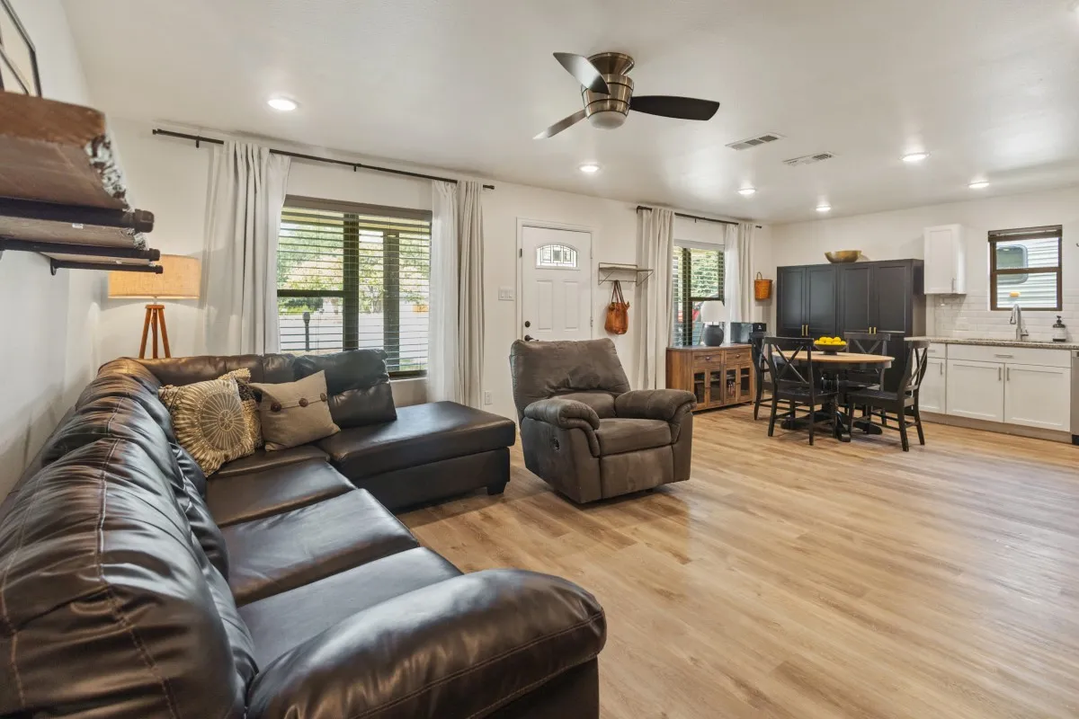Single Family Residence For Sale in Henderson County , 6121 Choctaw Drive, Mabank, Texas 75156, 3 Bedroom, 2 Bathroom, 1 Garage spaces, 1,144 Sqft, built in 2022, mls#21356698, Real Estate Agent in Mabank, Homes For Sale in Henderson county, Homes For Sale in Mabank, Realtor in Mabank Texas, Real Estate Brokerage Independent Realty Texas, Luminita Cordes Realtor