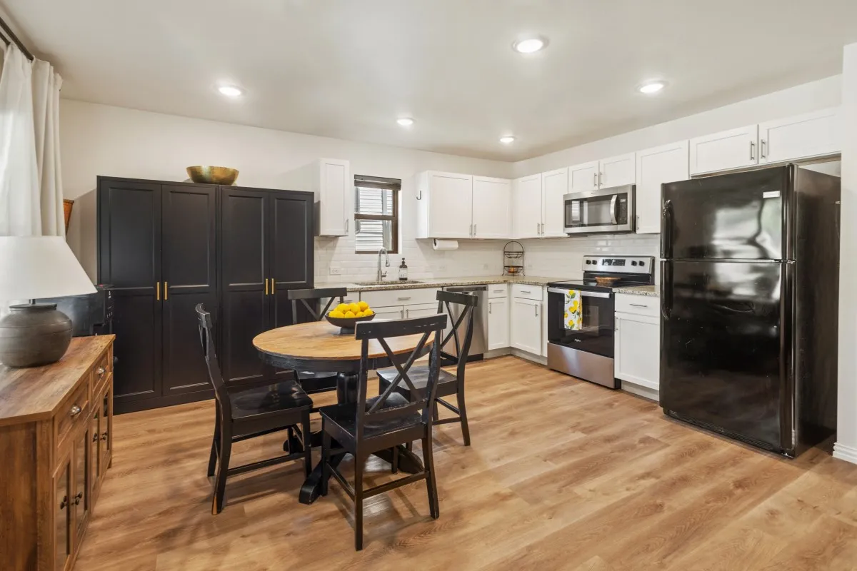 Single Family Residence For Sale in Henderson County , 6121 Choctaw Drive, Mabank, Texas 75156, 3 Bedroom, 2 Bathroom, 1 Garage spaces, 1,144 Sqft, built in 2022, mls#21356698, Real Estate Agent in Mabank, Homes For Sale in Henderson county, Homes For Sale in Mabank, Realtor in Mabank Texas, Real Estate Brokerage Independent Realty Texas, Luminita Cordes Realtor