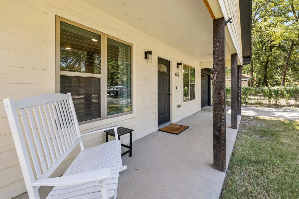 Single Family Residence For Sale in Henderson County , 6121 Choctaw Drive, Mabank, Texas 75156, 3 Bedroom, 2 Bathroom, 1 Garage spaces, 1,144 Sqft, built in 2022, mls#21356698, Real Estate Agent in Mabank, Homes For Sale in Henderson county, Homes For Sale in Mabank, Realtor in Mabank Texas, Real Estate Brokerage Independent Realty Texas, Luminita Cordes Realtor