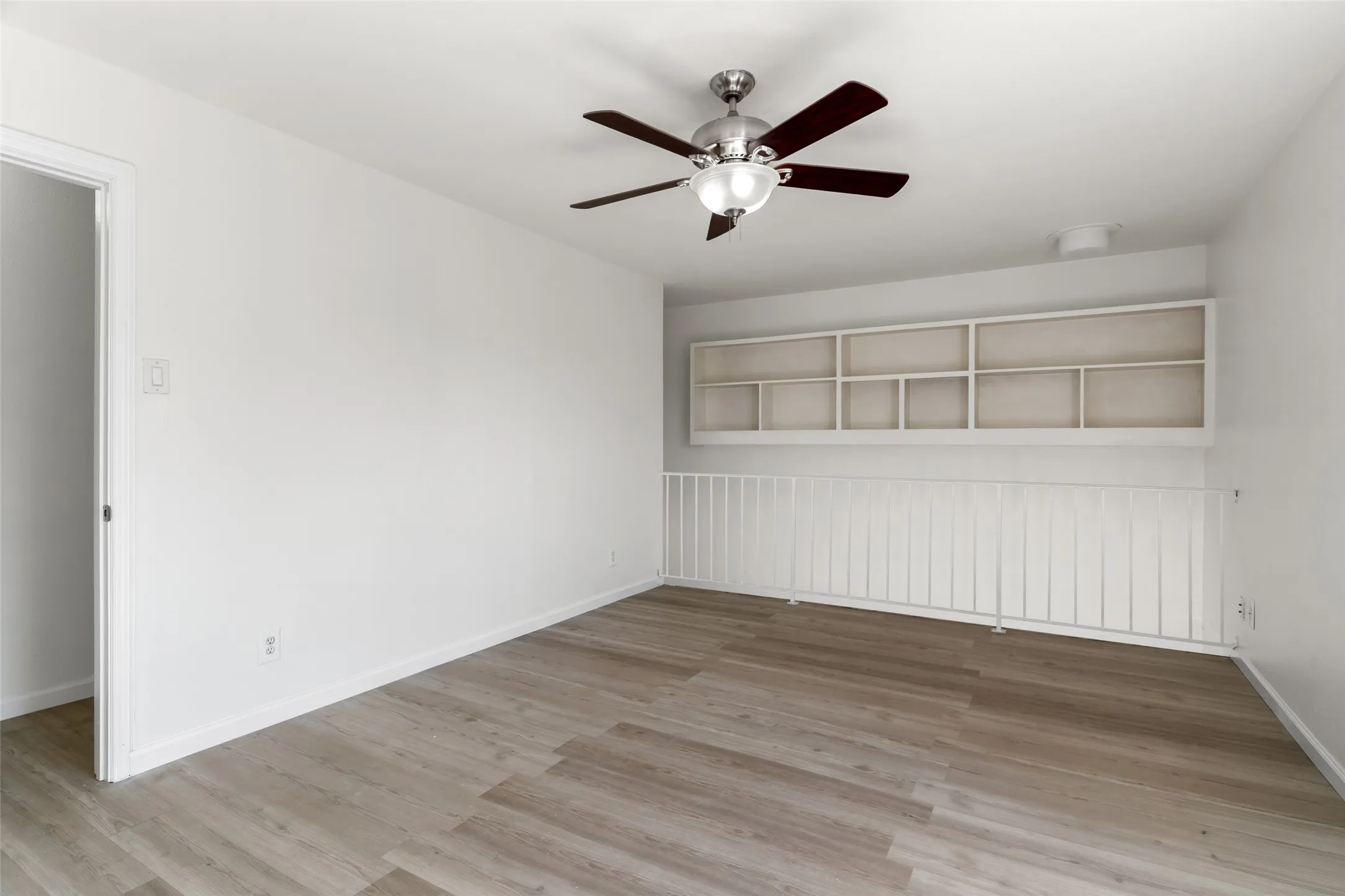Condominium For Rent in Dallas County , 4211 Holland Avenue, Dallas, Texas 75219, 1 Bedroom, 1 Bathroom, Garage spaces, 632 Sqft, built in 1970, mls#21330966, Real Estate Agent in Dallas, Homes For Rent in Dallas county, Homes For Rent in Dallas, Realtor in Dallas Texas, Real Estate Brokerage Independent Realty Texas, Luminita Cordes Realtor
