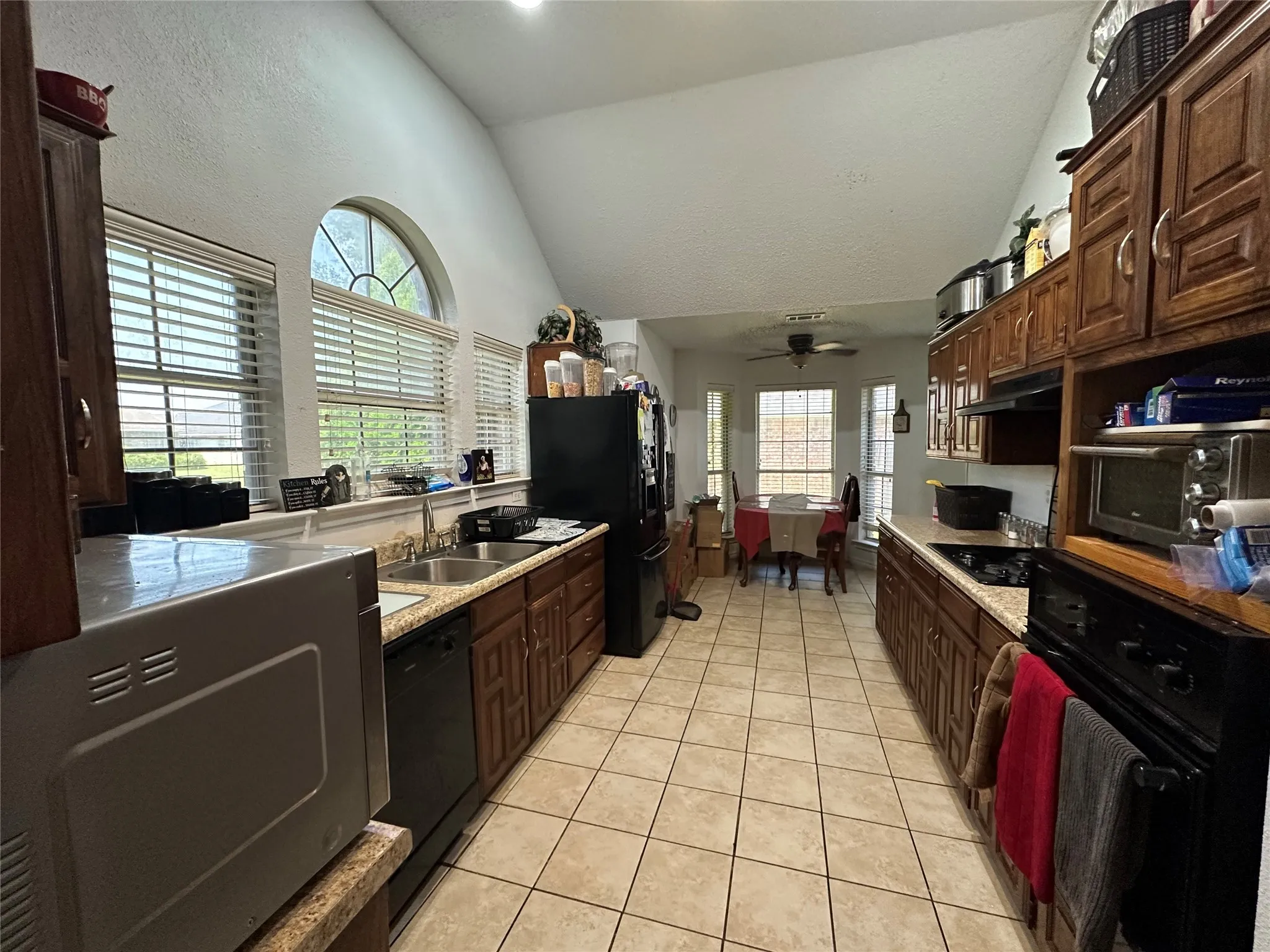 Single Family Residence For Sale in Dallas County , 1412 Paula Lane, Mesquite, Texas 75149, 4 Bedroom, 3 Bathroom, 2 Garage spaces, 2,051 Sqft, built in 1989, mls#21355669, Real Estate Agent in Mesquite, Homes For Sale in Dallas county, Homes For Sale in Mesquite, Realtor in Mesquite Texas, Real Estate Brokerage Independent Realty Texas, Luminita Cordes Realtor